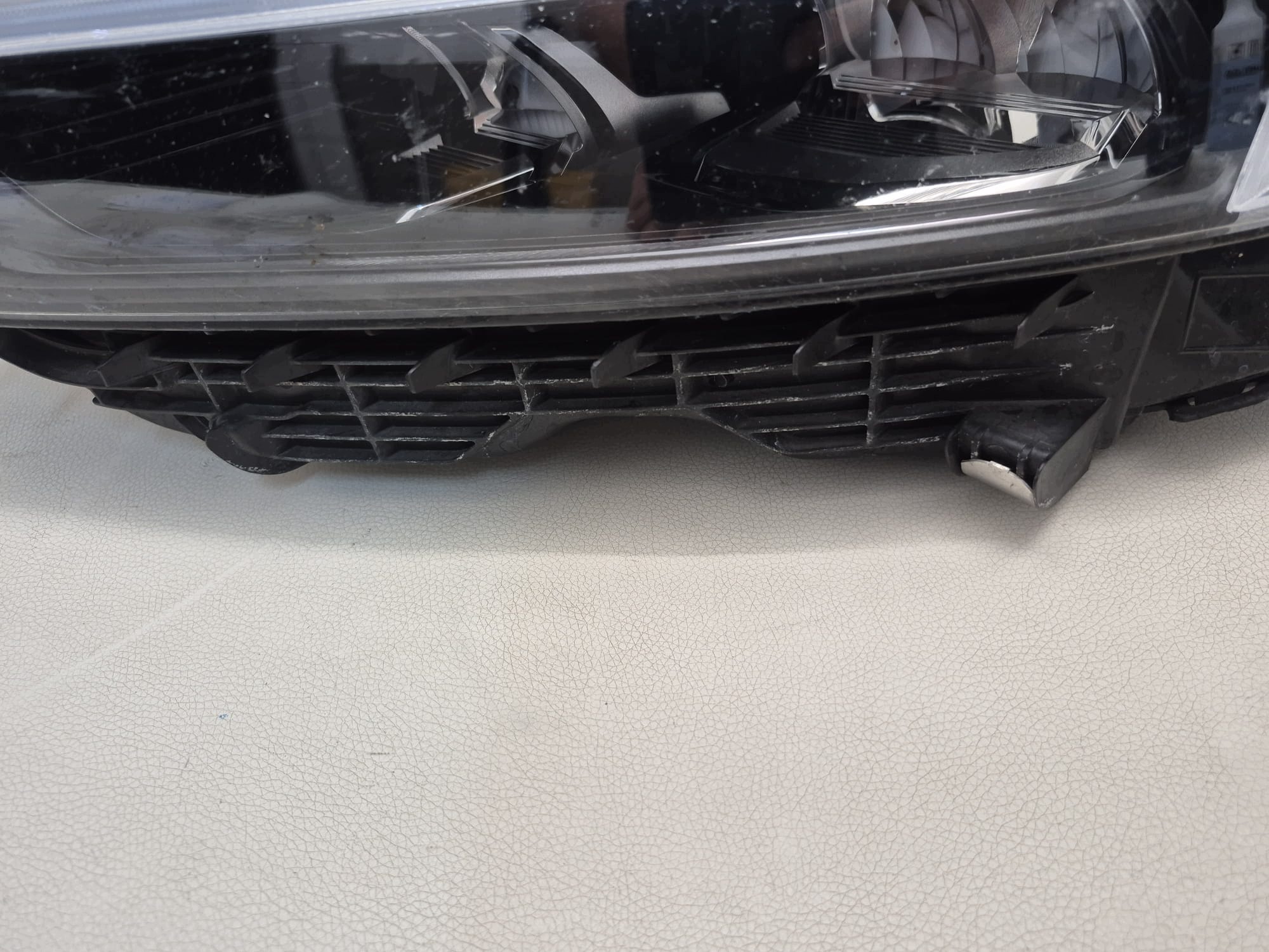 VOLVO XC60 II LIFT 19- light left front front FULL LED 32404705
