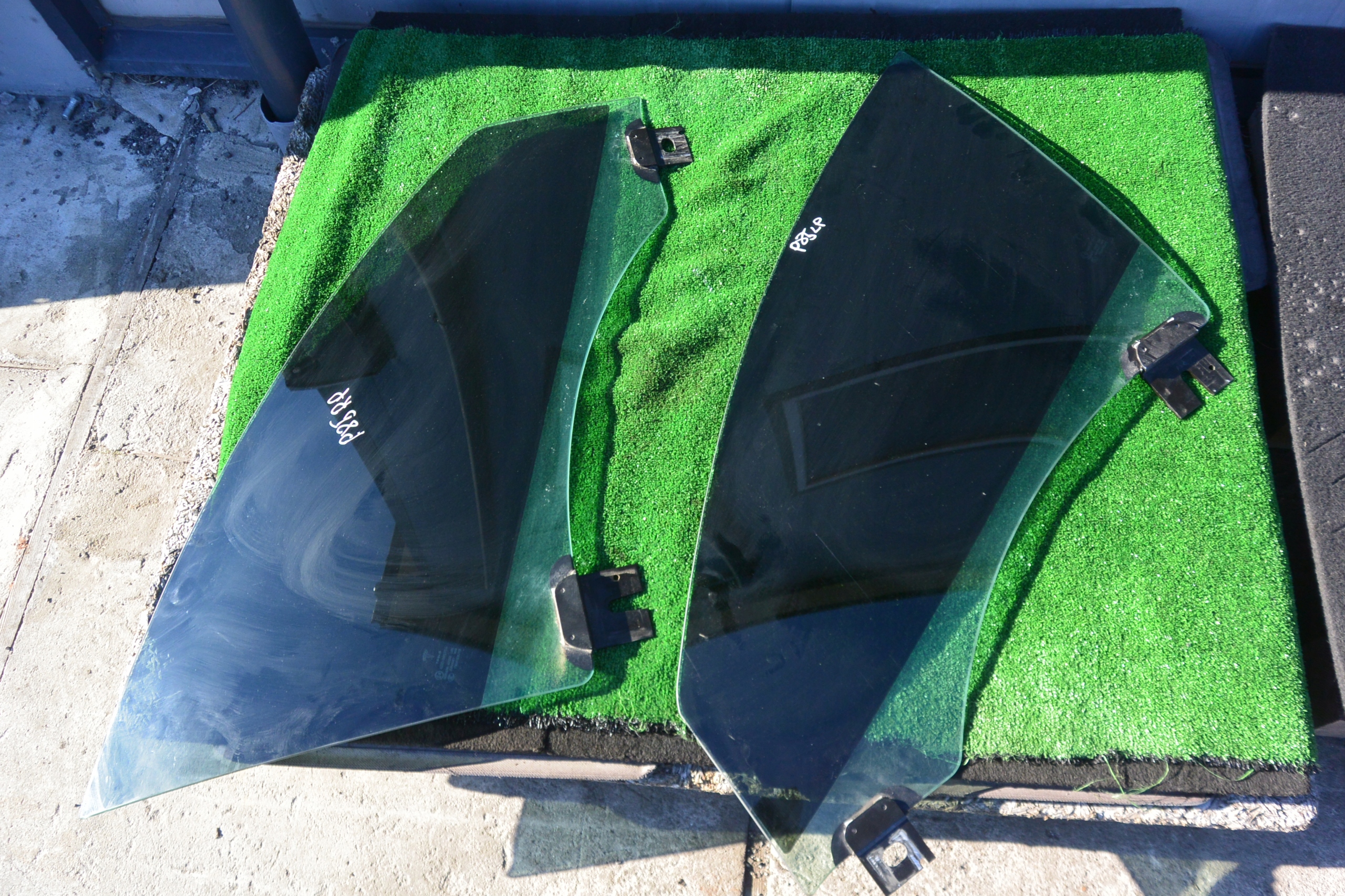 SZYBA DRZWI PRZÓD PRAWA LEWA TESLA MODEL S 12-16