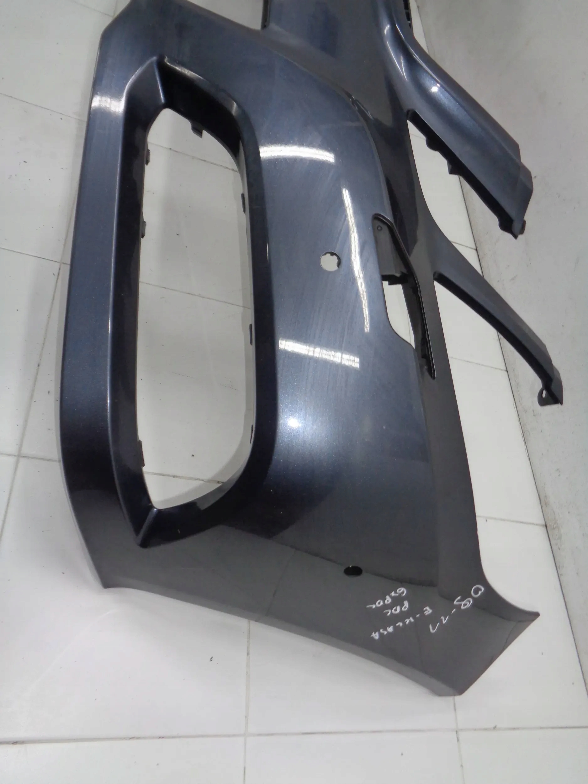 MERCEDES E class W212 09-12R bumper front front 6XPDC XENON