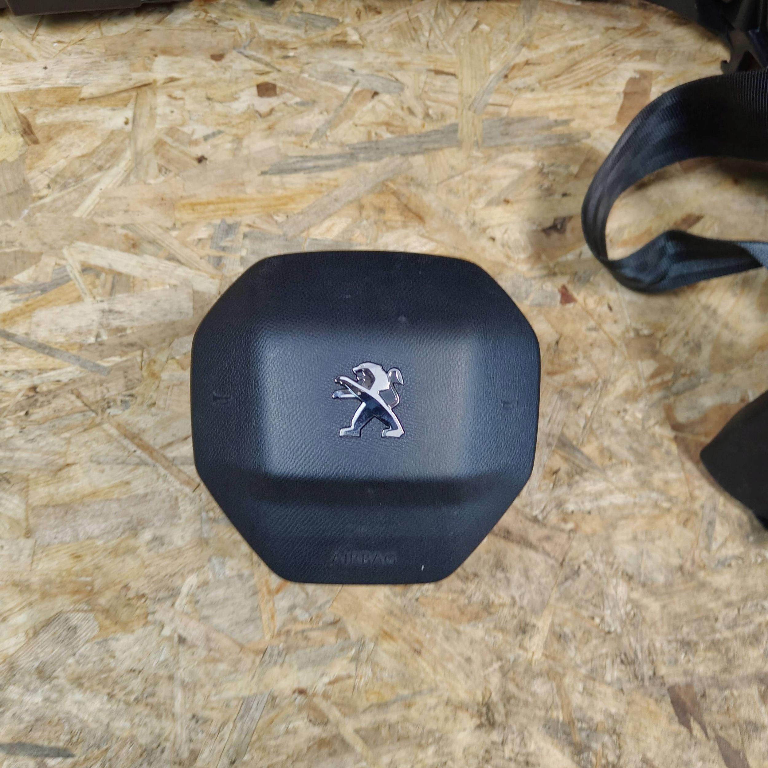 dashboard instrument panel Komplet Peugeot 208 II 2008 II GT LINE