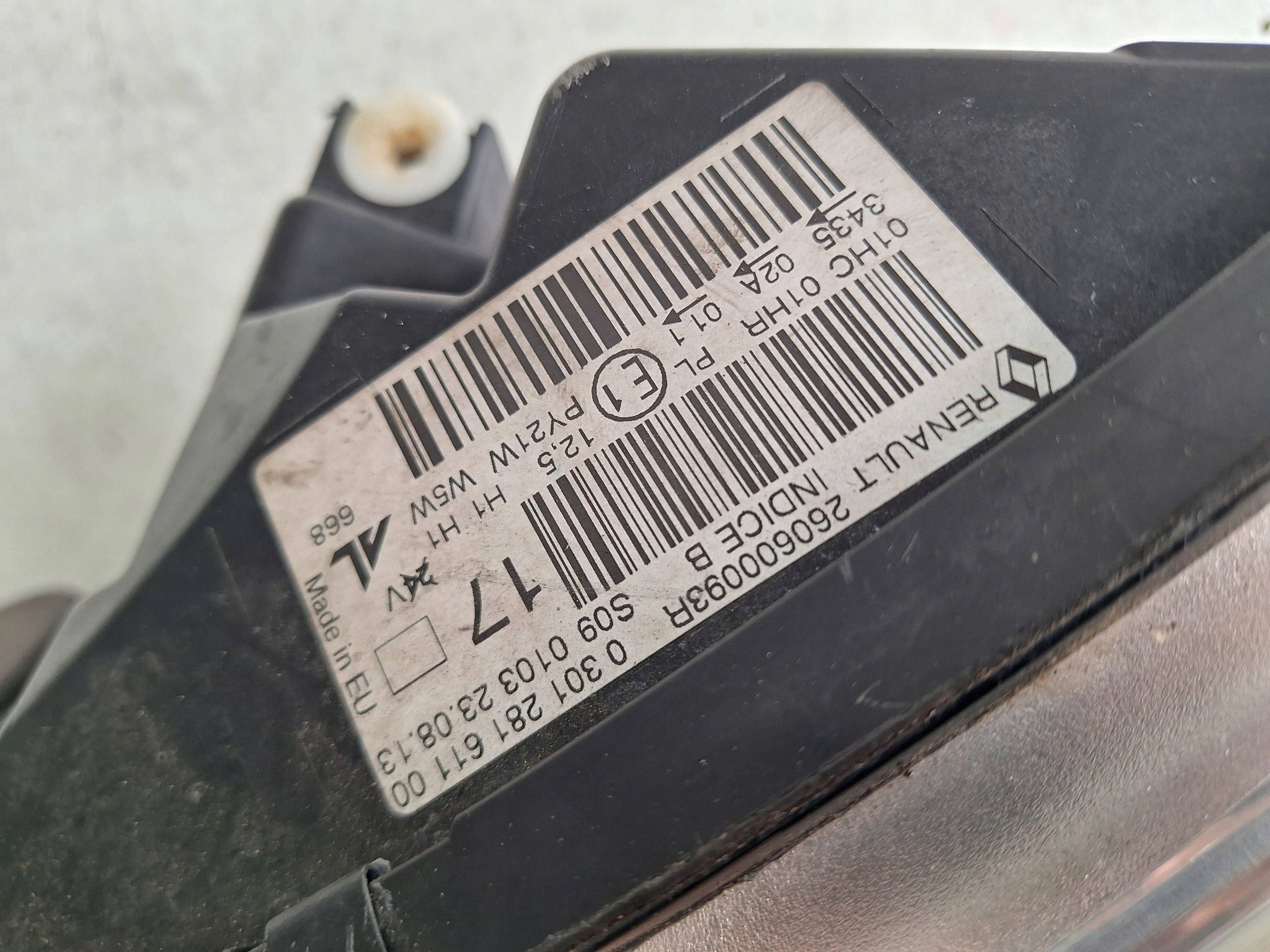 RENAULT CAPTUR and 13-17 light left UK-ANGLIK 260600093R