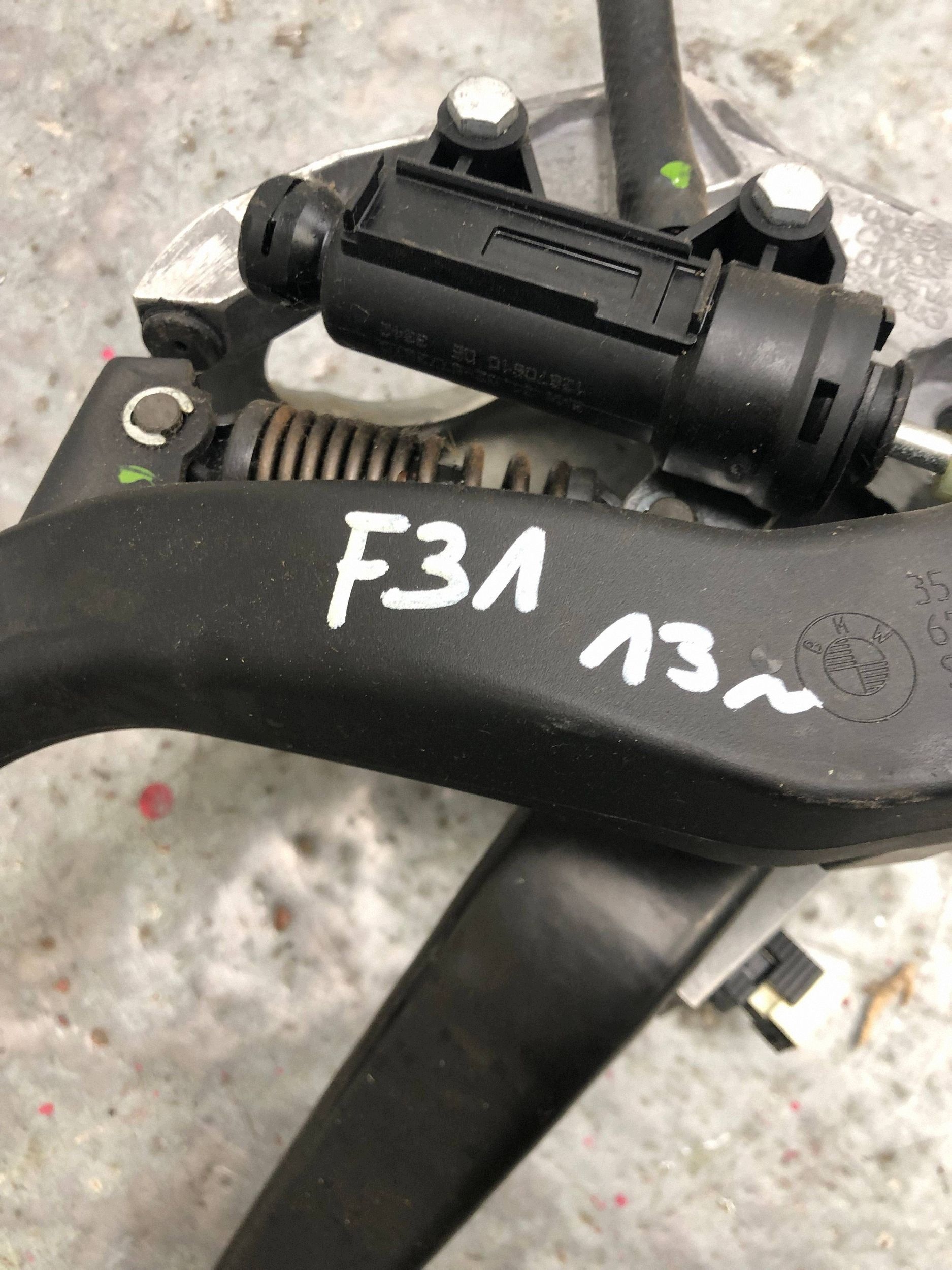 PEDAL Bremse der Kupplung BMW F31 6860643