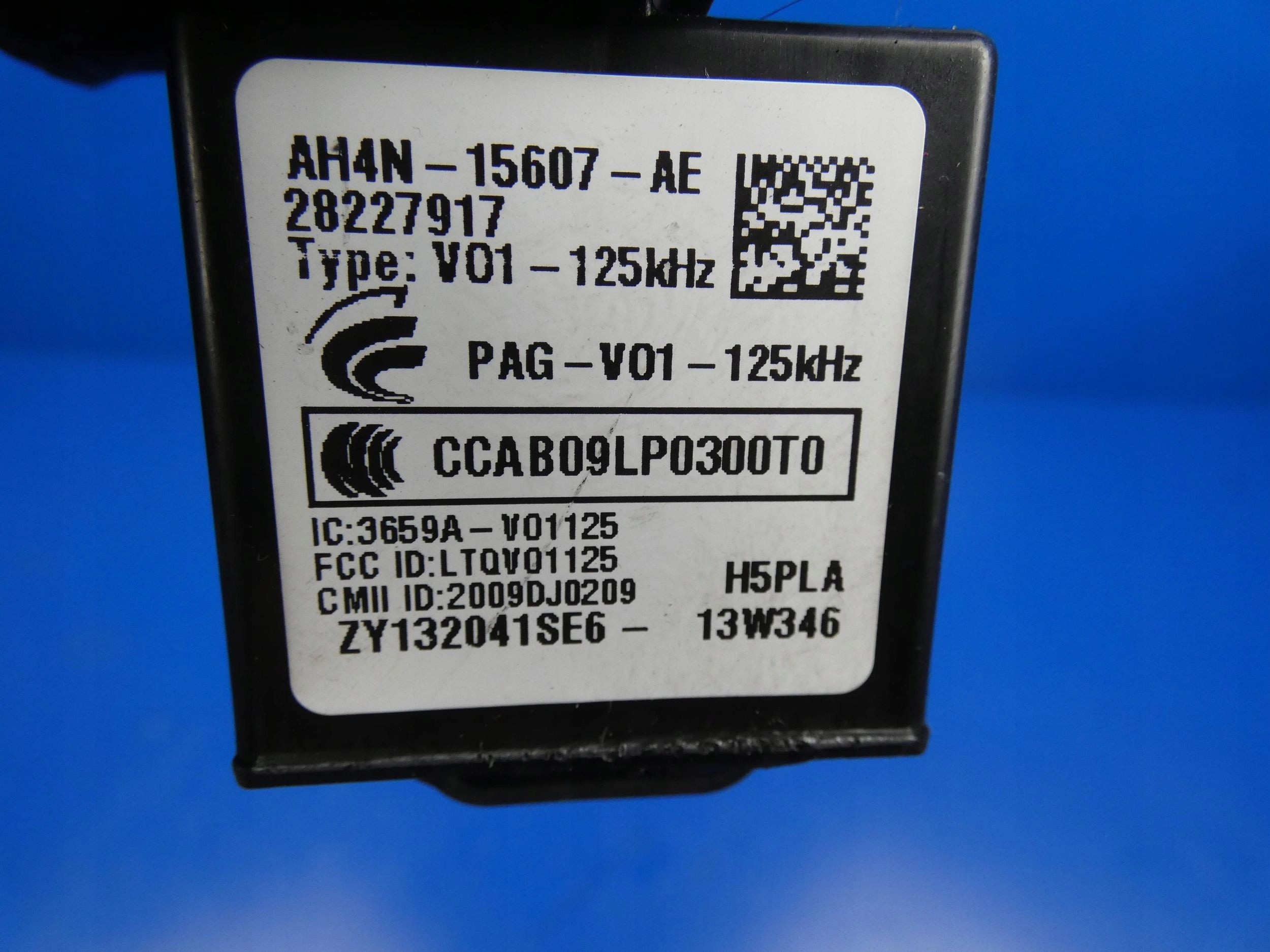 VOLVO V40 II ignition Z KLUCZYKIEM - PILOT