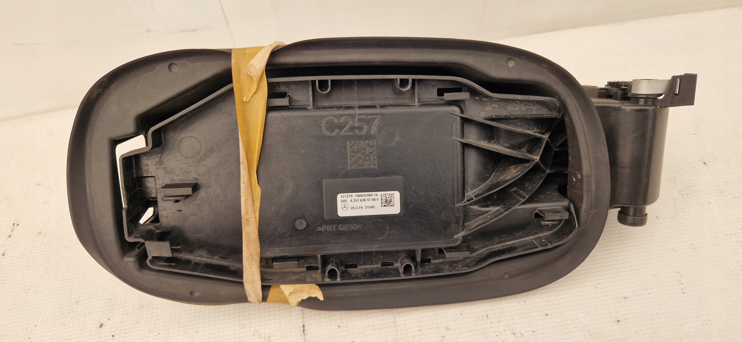 MERCEDES 257 176 117 WLEW PALIWA STELAŻ