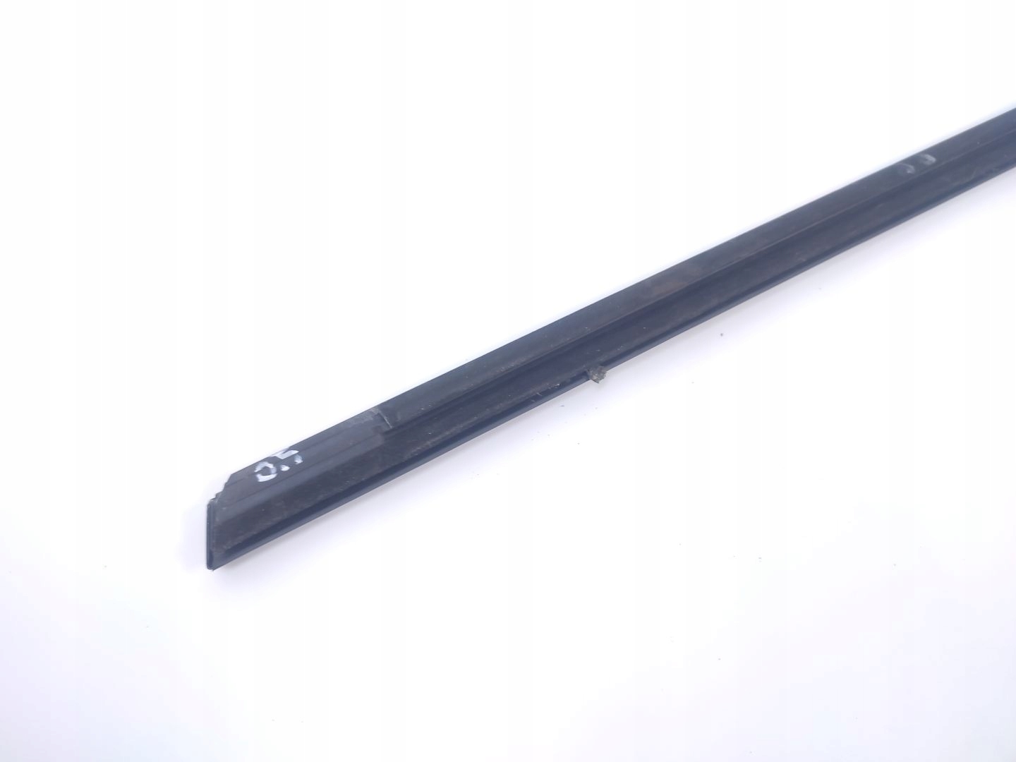 moulding dust windows door right front TESLA MODEL Y