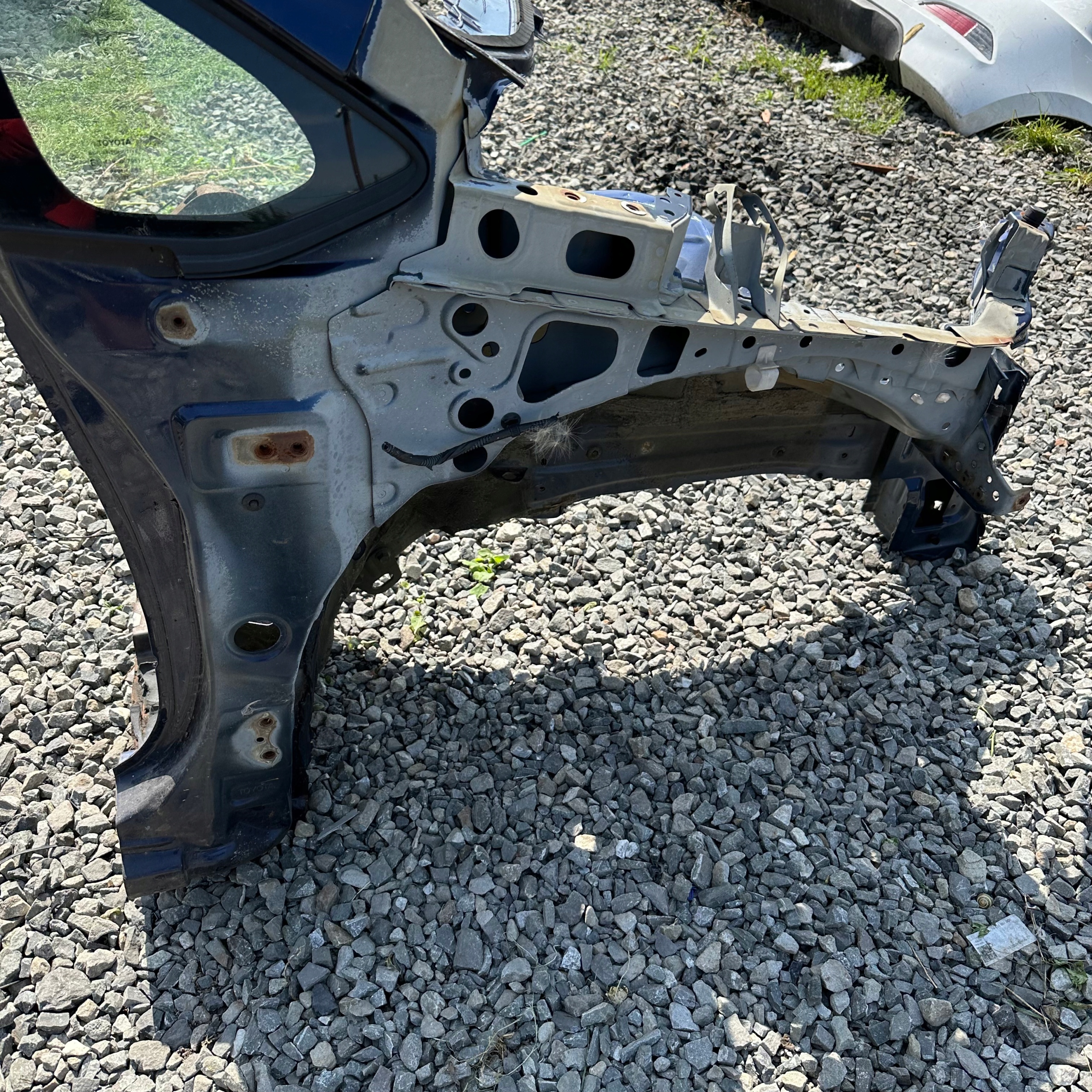 LONGHERONE CWIARA Anteriore Destro TOYOTA AURIS e