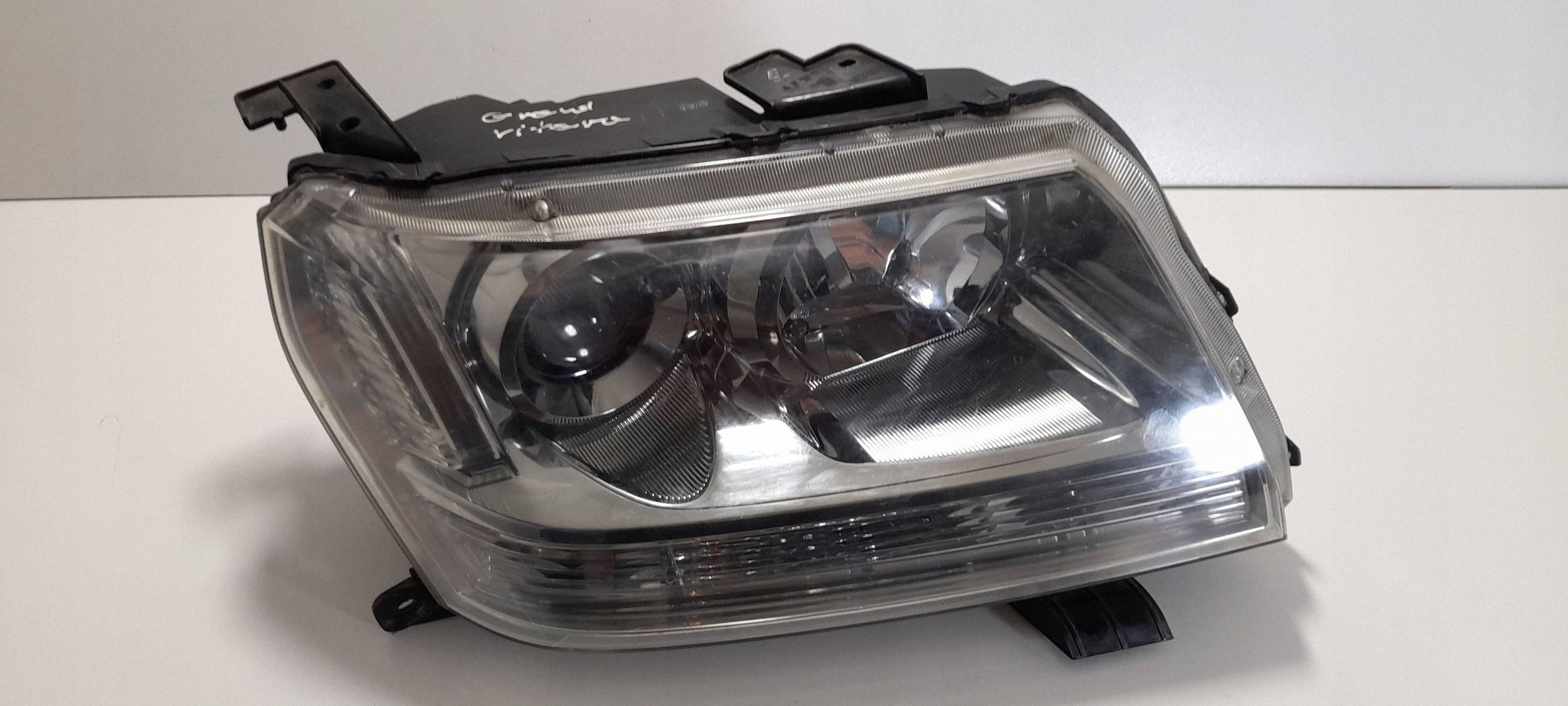 Suzuki Grand Vitara II Reflektor right 10059079 (R463)
