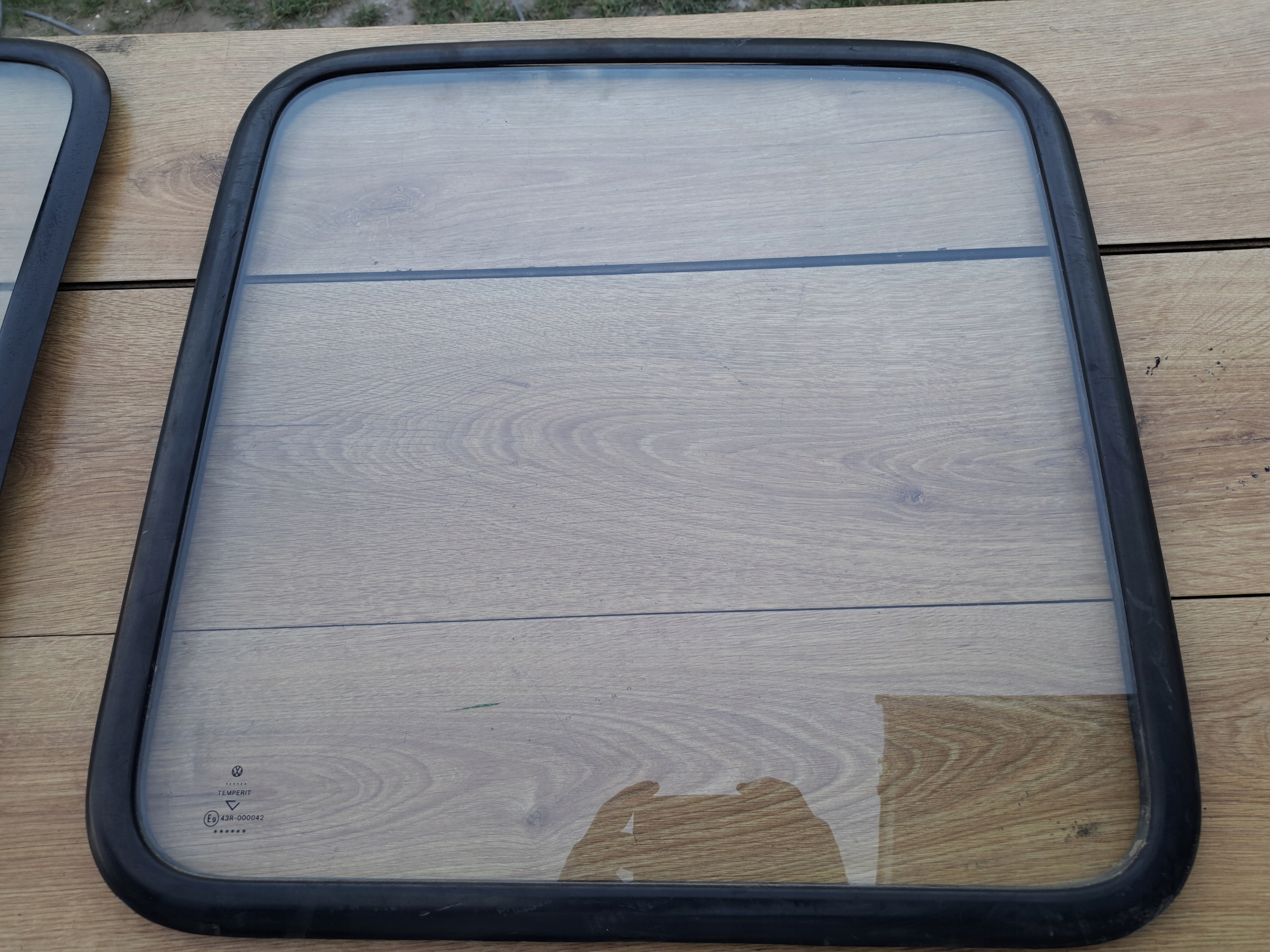 VW LT DOKA DUBEL KABINA SZYBA DRZWI TYLNYCH PRAWY TYŁ DRZWI