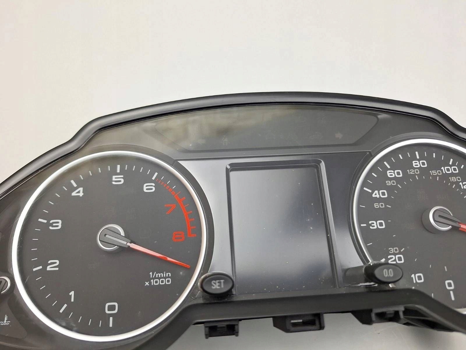 Audi Q5 SQ5 2013 спидометр /