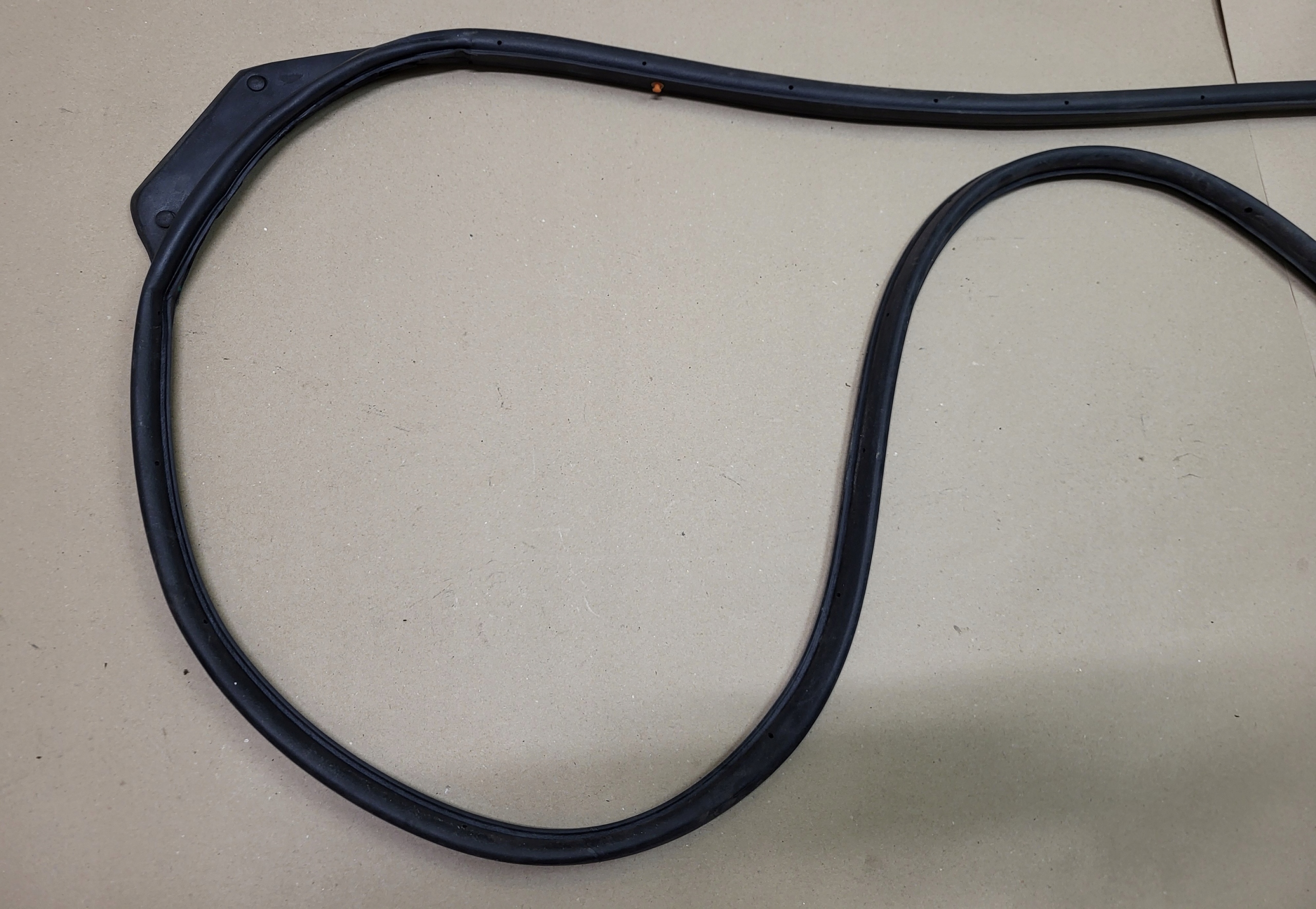 gasket Z door right front HYUNDAI i20 II 0E