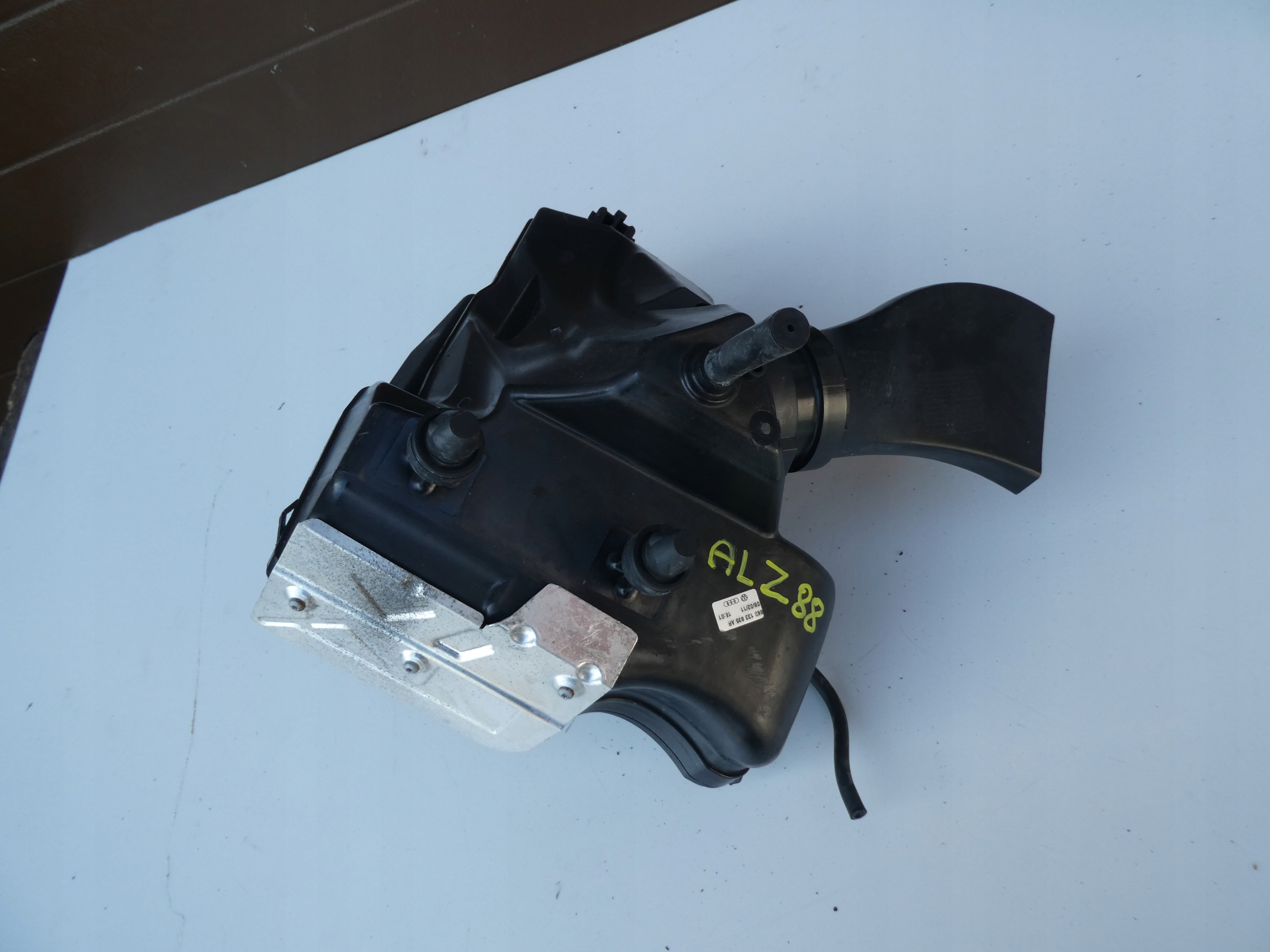 AUDI 2.0 TDI Gehäuse filter luft 8K0133835AR