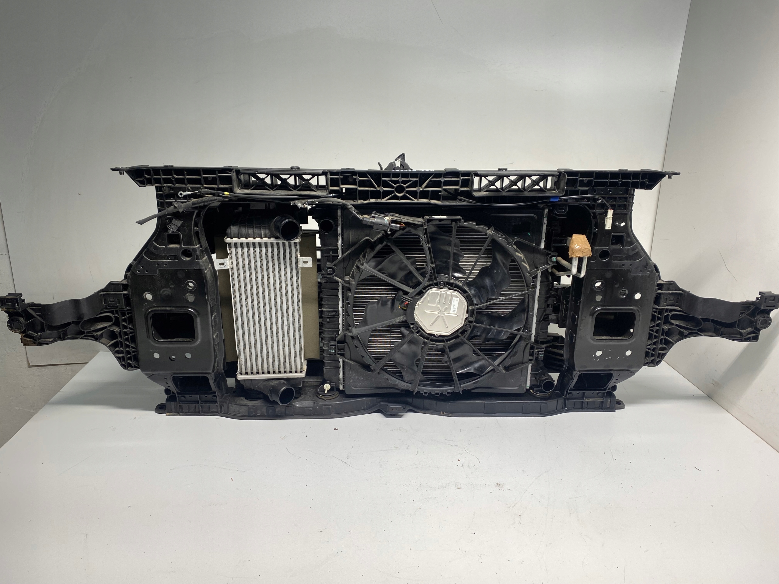 PAS PRZEDNI CHŁODNICE BELKI KIA SPORTAGE V 5 1.6 CRDI 20-23 Wersja Europejska