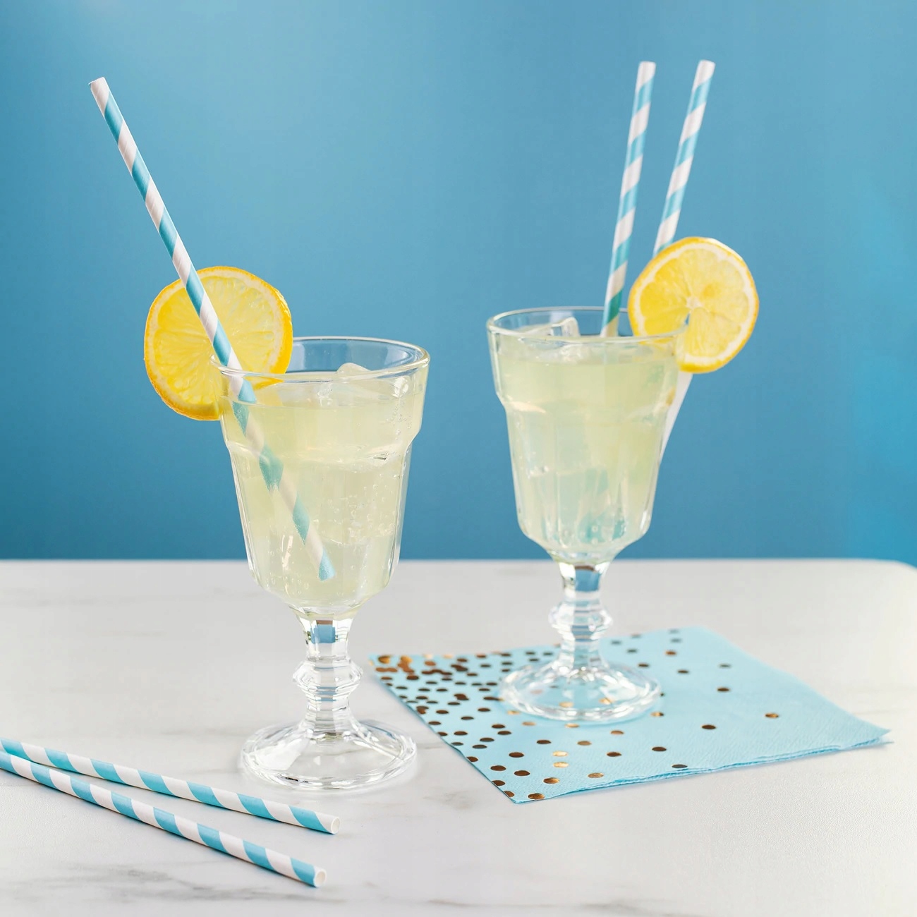 SŁOMKI PAPIEROWE NIEBIESKIE W BIAŁE PASKI 10 szt Marka PartyPal