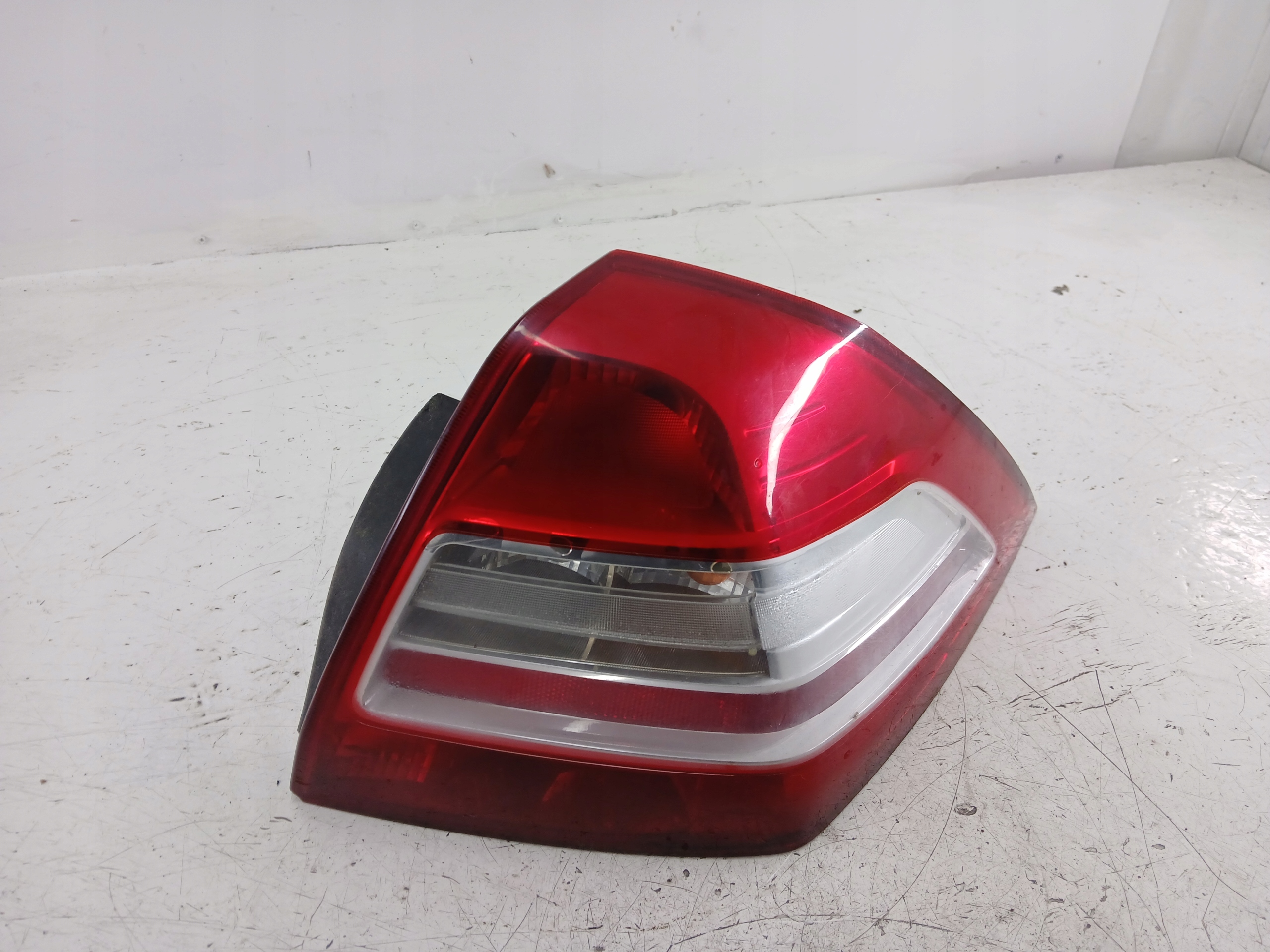 RENAULT MEGANE II sedan light right rear part 8200757701