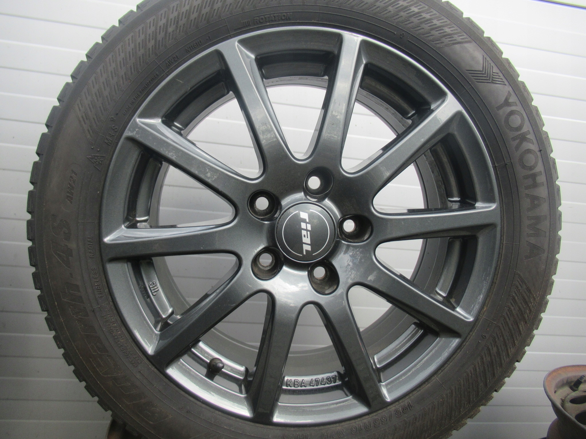 ALU+OPONY WIELOSEZON R16 SUZUKI SWIFT SPORT Rodzaj felg Aluminiowe