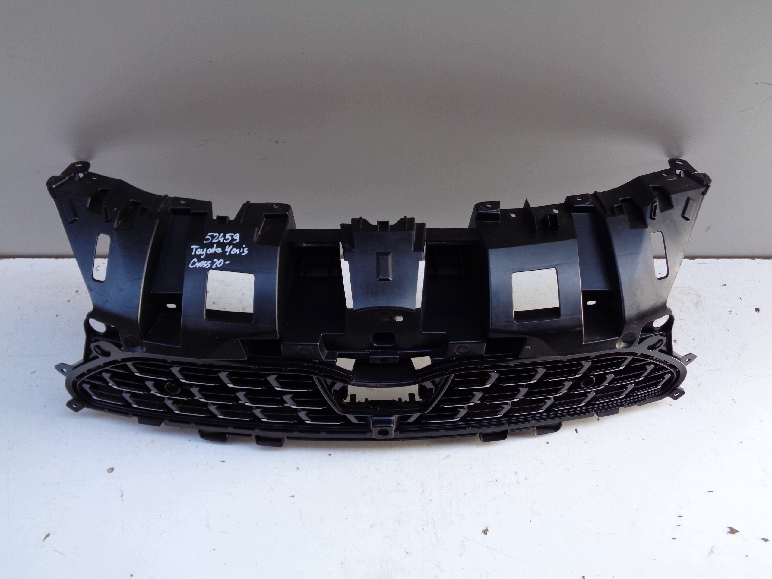 Grille TOYOTA YARIS CROSS 20- NR 52459
