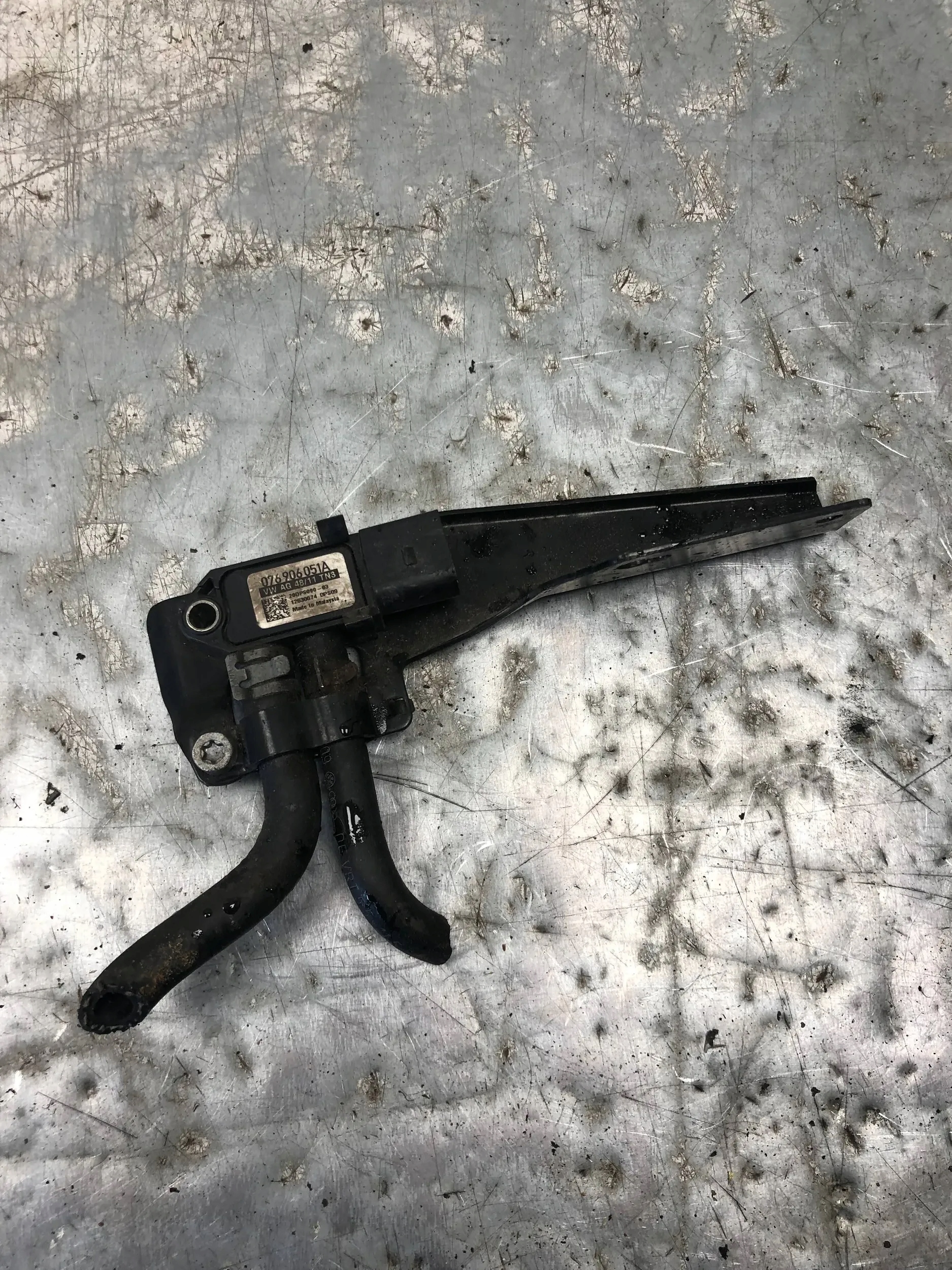 exhaust gas sensor SKODA OCTAVIA II SCOUT 076906051A