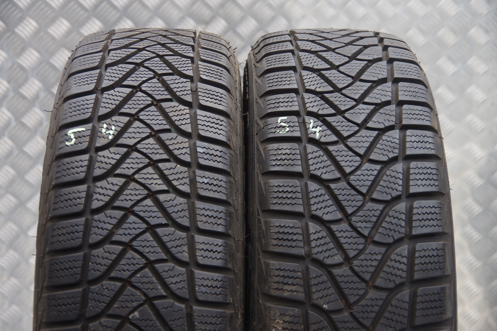 2X FIRESTONE WINTERHAWK C 195 / 60R16C 99 / 97T 8 мм