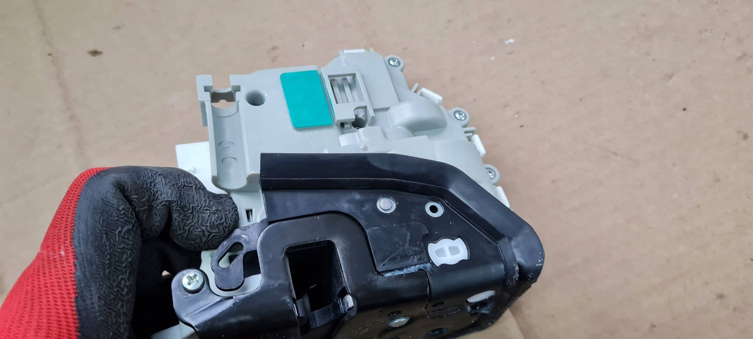 Q5 80A SQ5 lock door right front 8X1837016C 5PIN A4 B9 A5 A3 8V