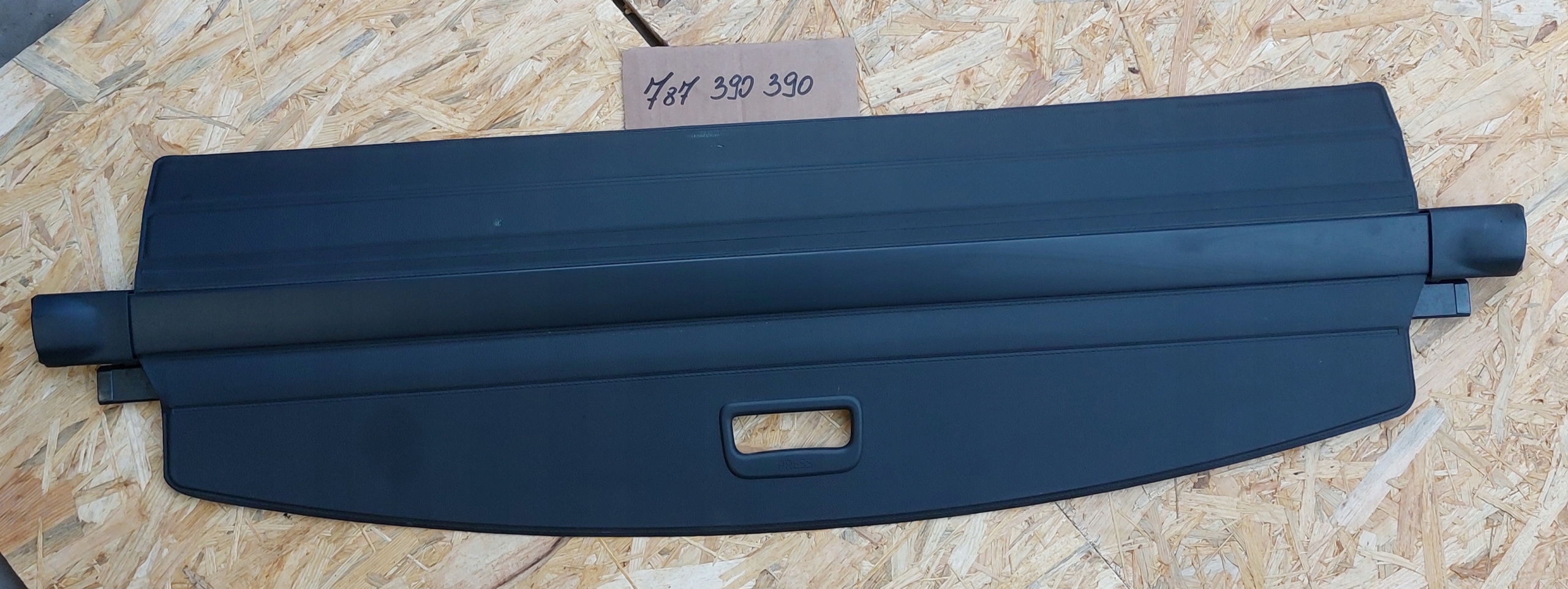 SKODA FABIA 18-22r ROLETA BAGAŻNIKA TYŁ ORYGINAŁ