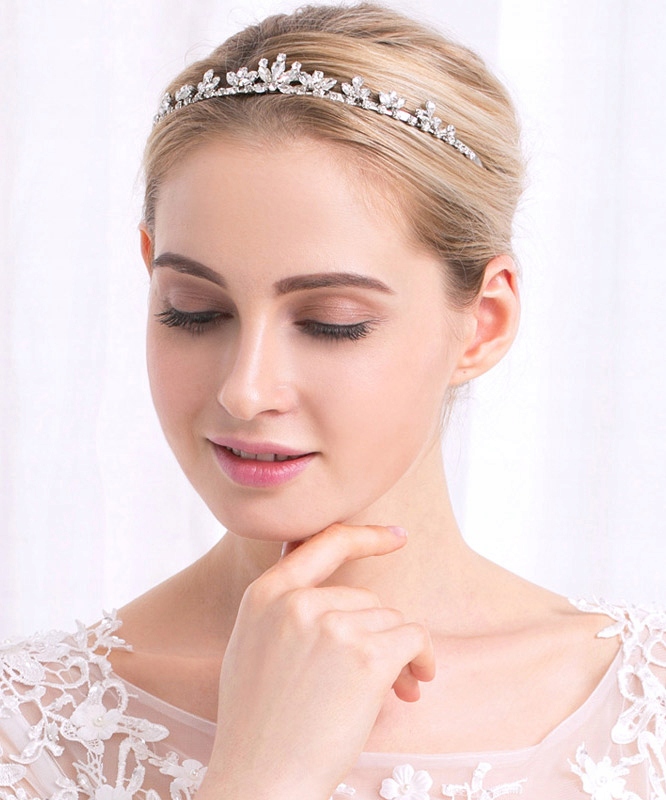 Opaska ślubna diadem kryształki srebrna Kolor dominujący srebrny