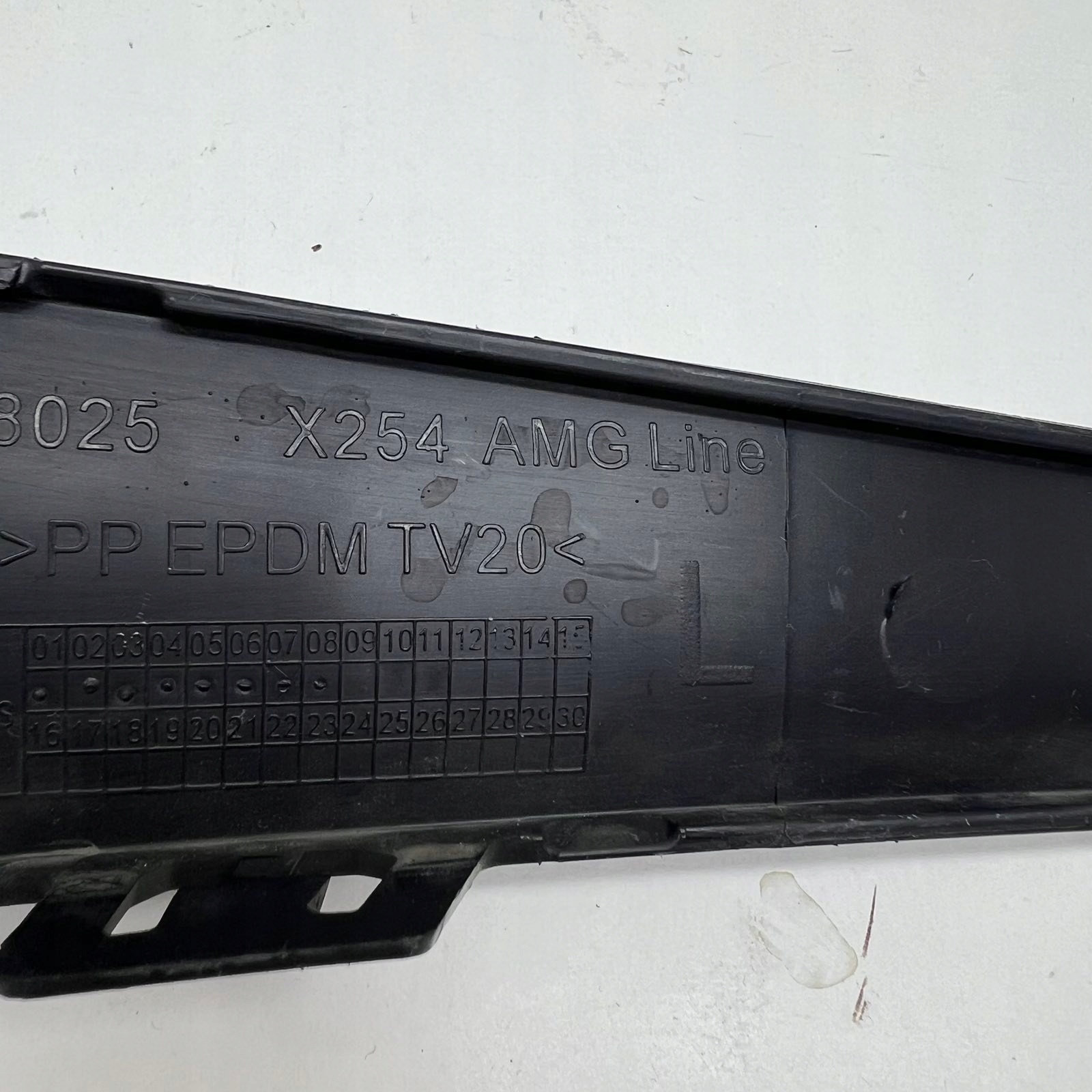MERCEDES GLC X254 cap of a bumper front lower left A2548857603