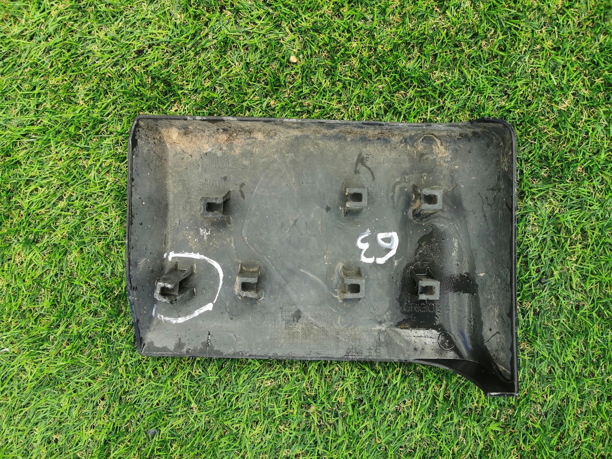 IVECO DAILY moulding side right rear part 500326801 original