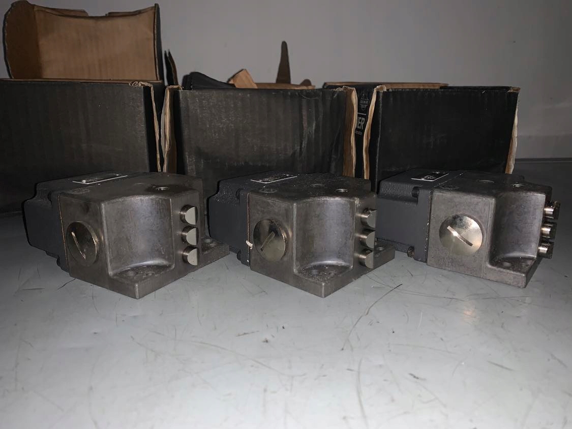 Euchner SN03D12-502-LE060 037098 Precision Row Limit Button Kod producenta SN03D12-502-LE060 037098