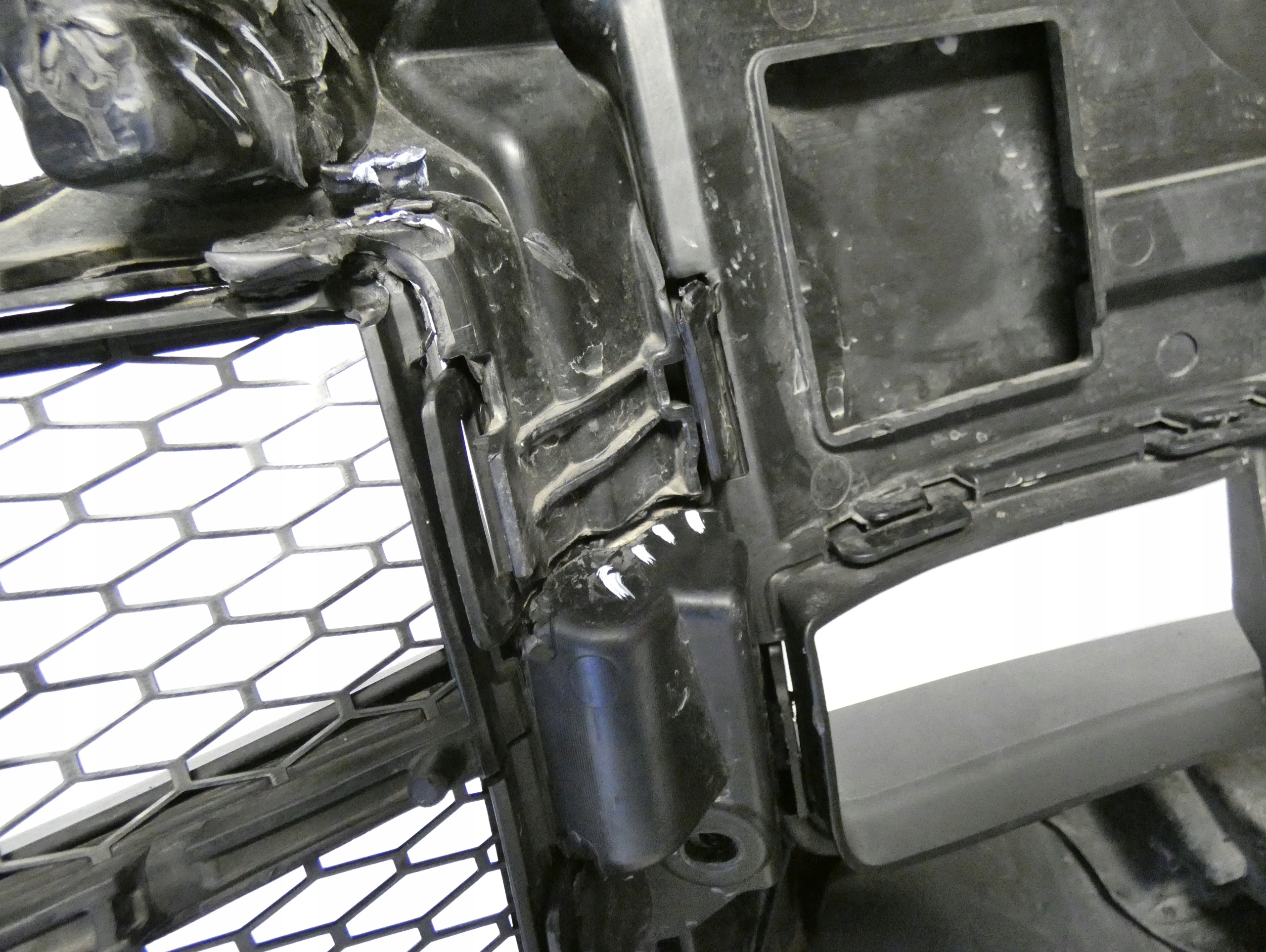 PORSCHE 911 992 DAKAR 992807221P below 4 PDC 2022- front bumper front