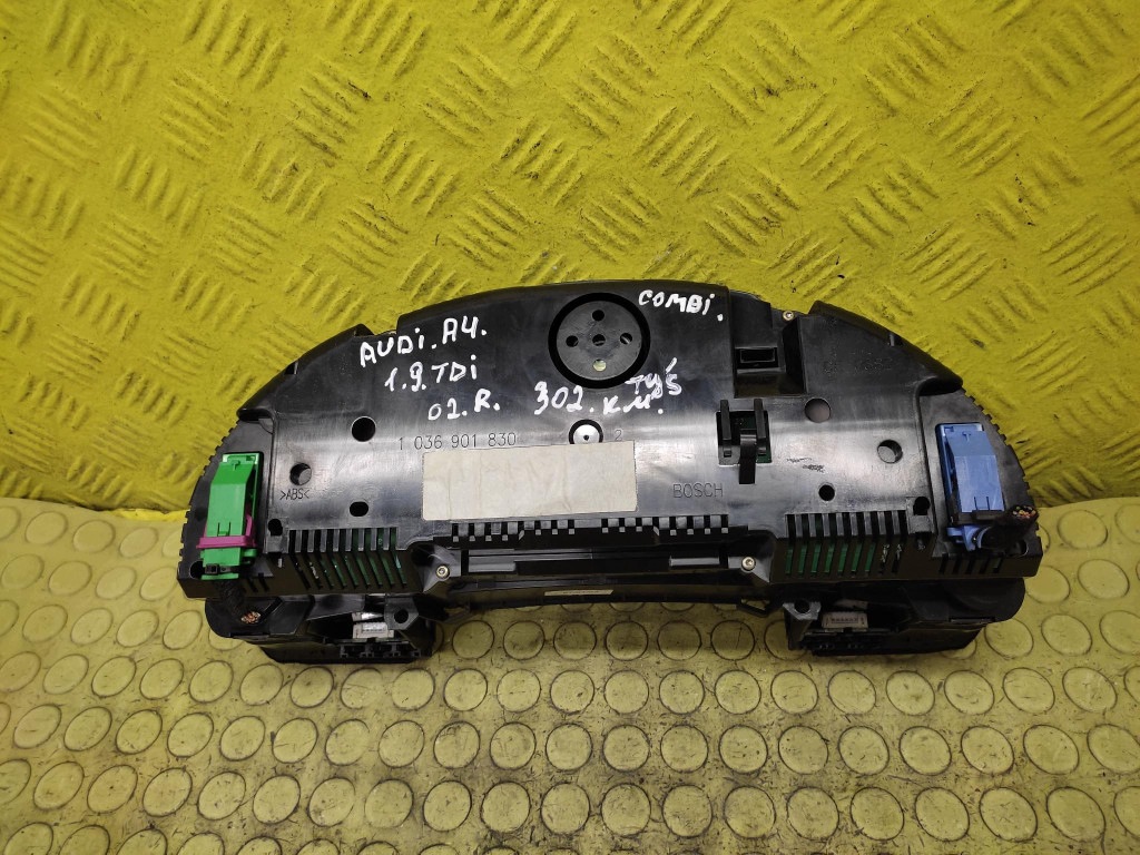 AUDI A4 B6 dials 8E0920900G