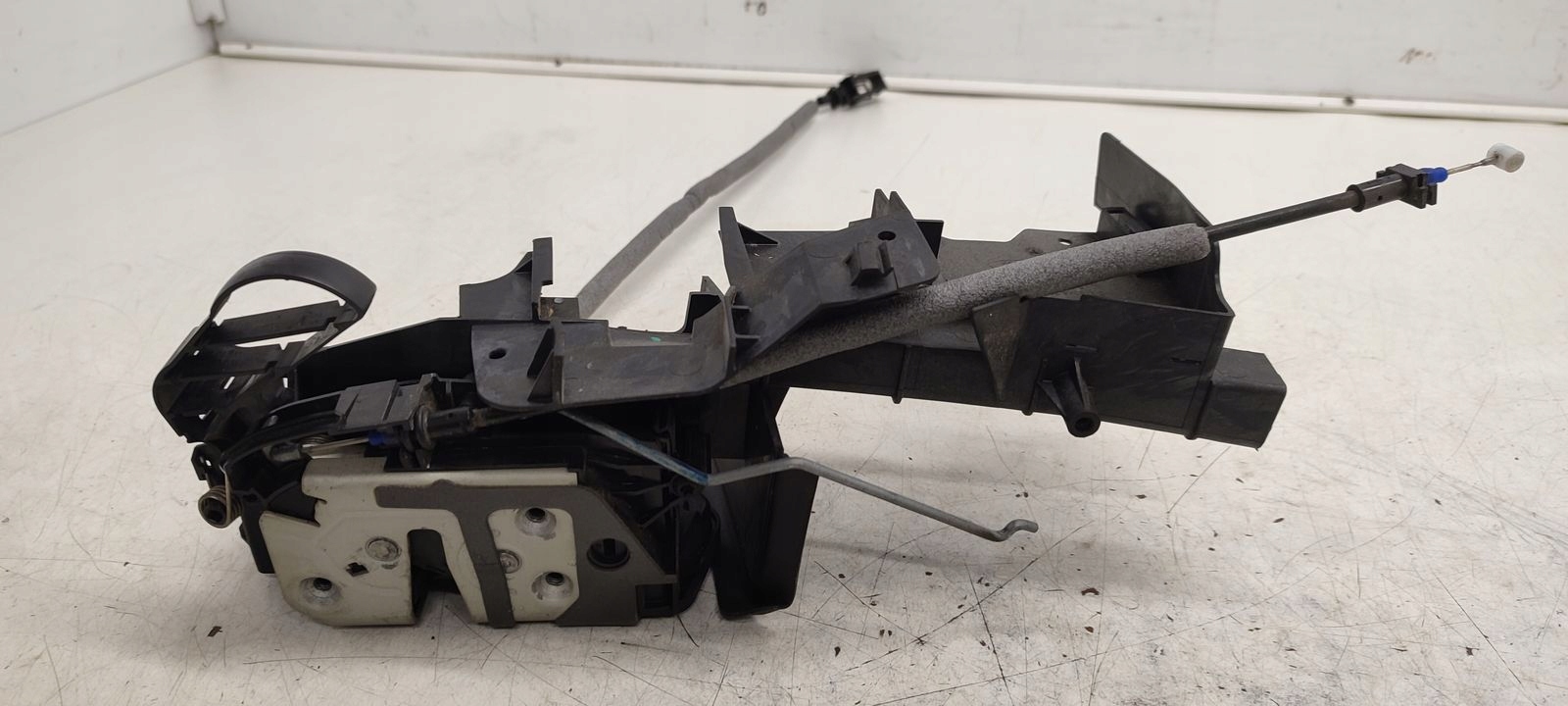 lock door front front left Ford Focus MK3 kombi 1,0 Ecoboost