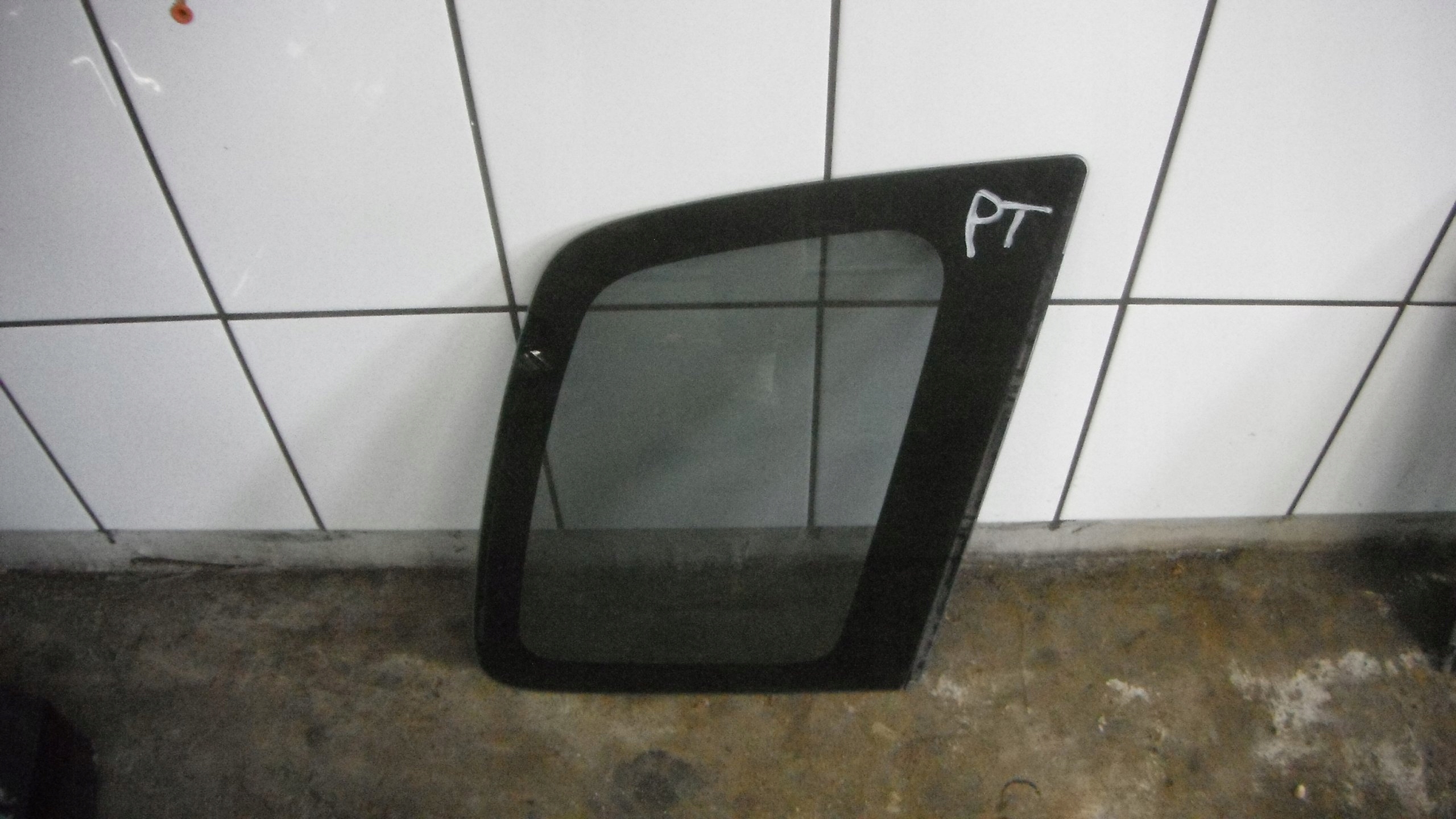 MAZDA PREMACY 99-05 SZYBA KAROSERYJNA PRAWA TYLNA