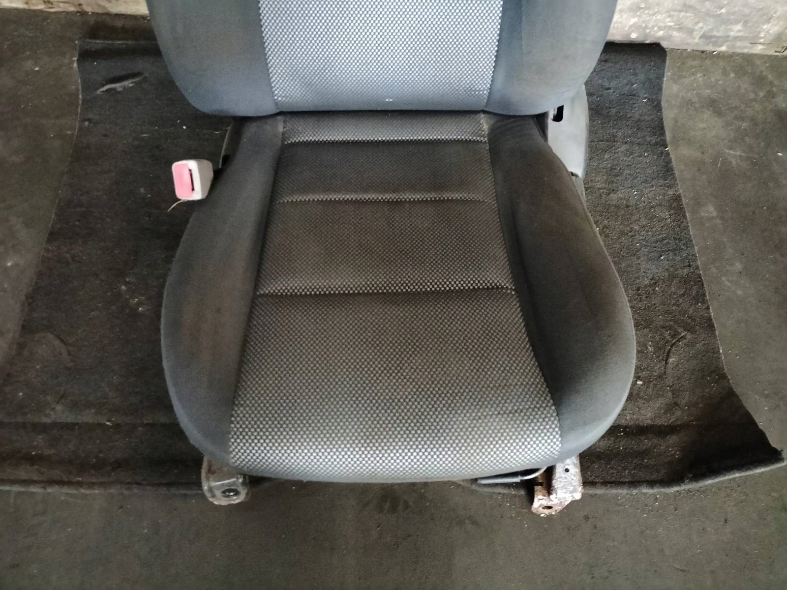 seat left front MAZDA DEMIO and LIFT