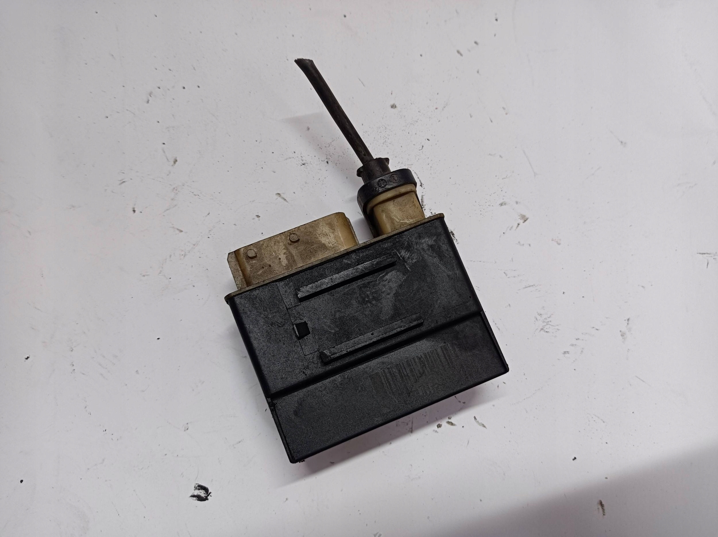 Relè VENTOLE Peugeot 9652021180