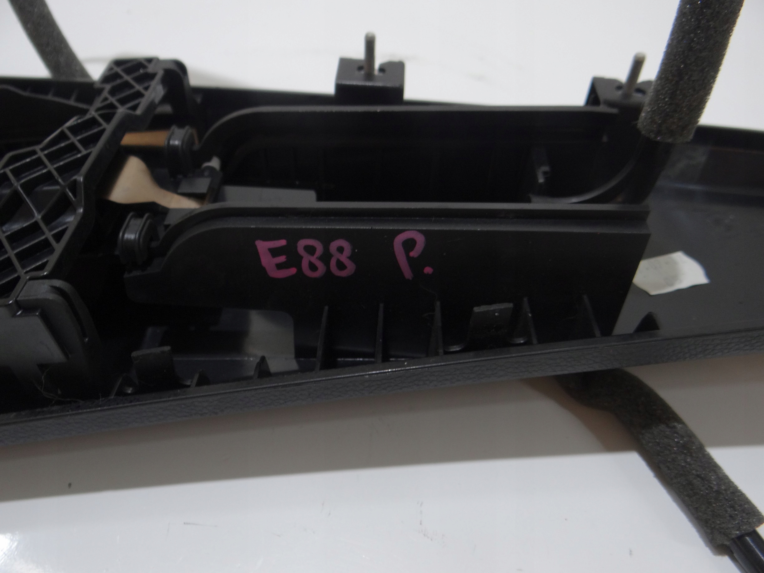 Blende Abdeckung SLUPKA rechts heck BMW E88 M PAKIET 9128774
