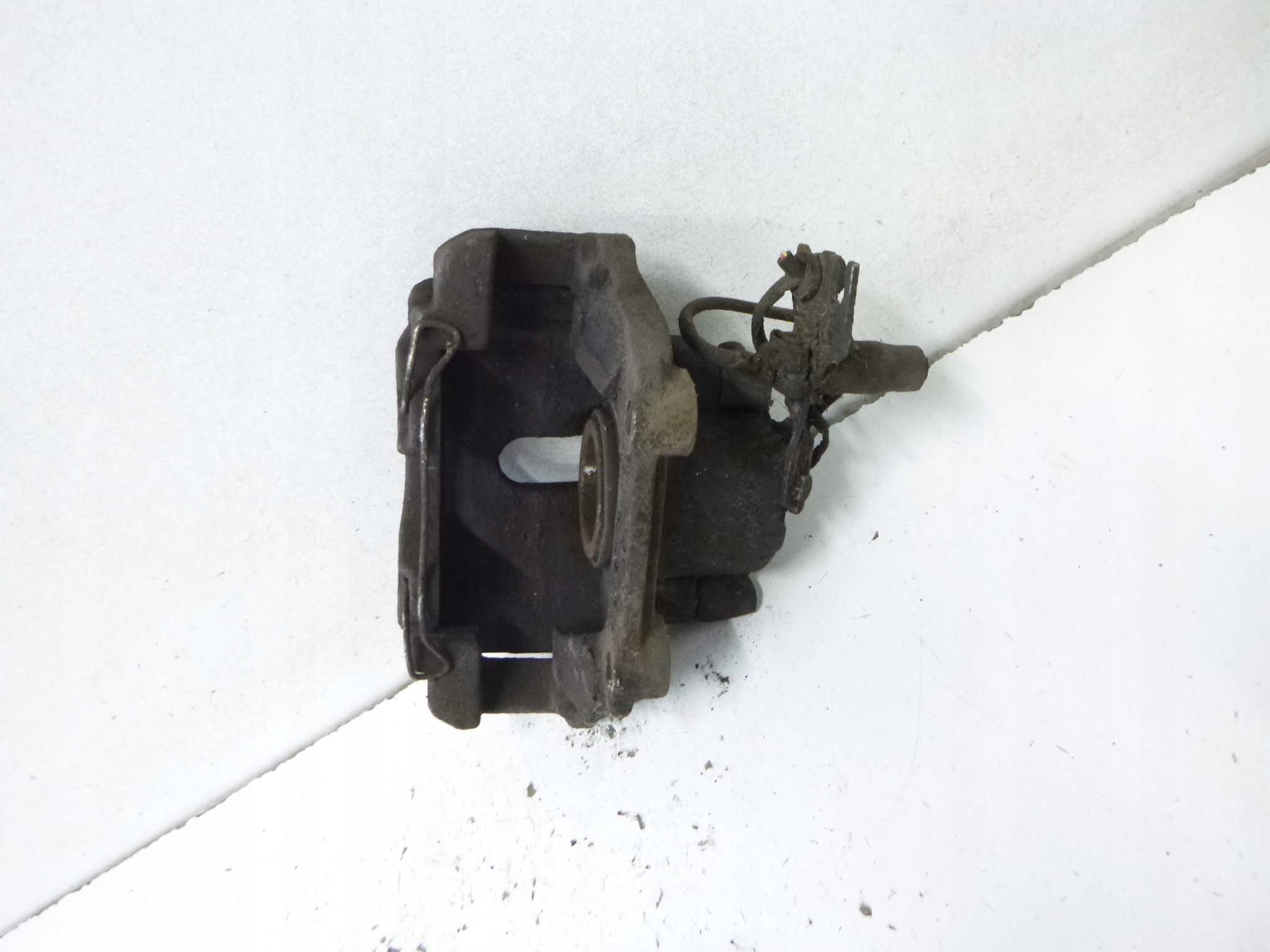 caliper brake front right Audi A6 C5 2.4 2000r