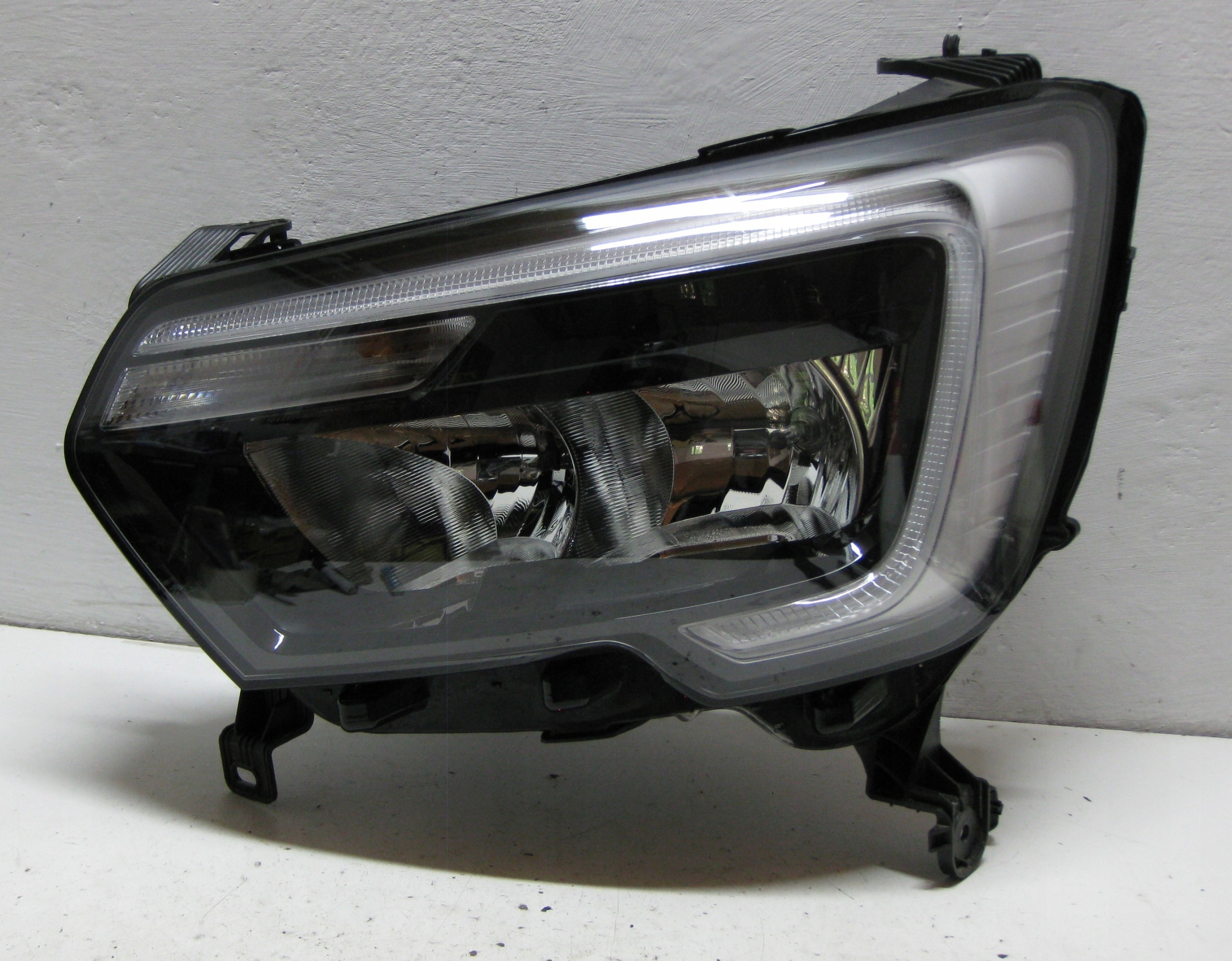 RENAULT MASTER III LIFT light left front 260607867R EUROPA