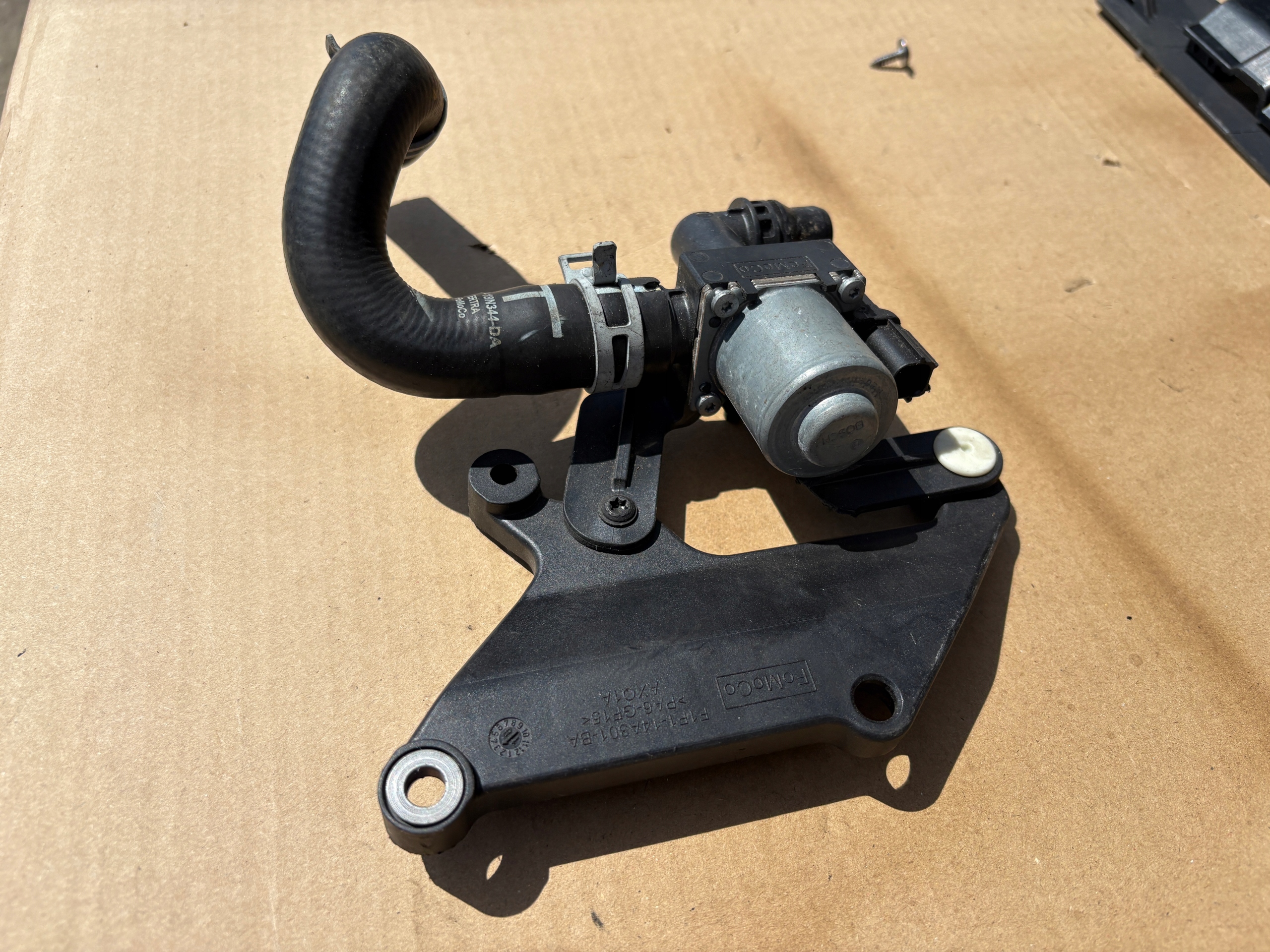 FORD KUGA MK2 dodatna pumpa pumpa cirkulacije vode F1F118495DB
