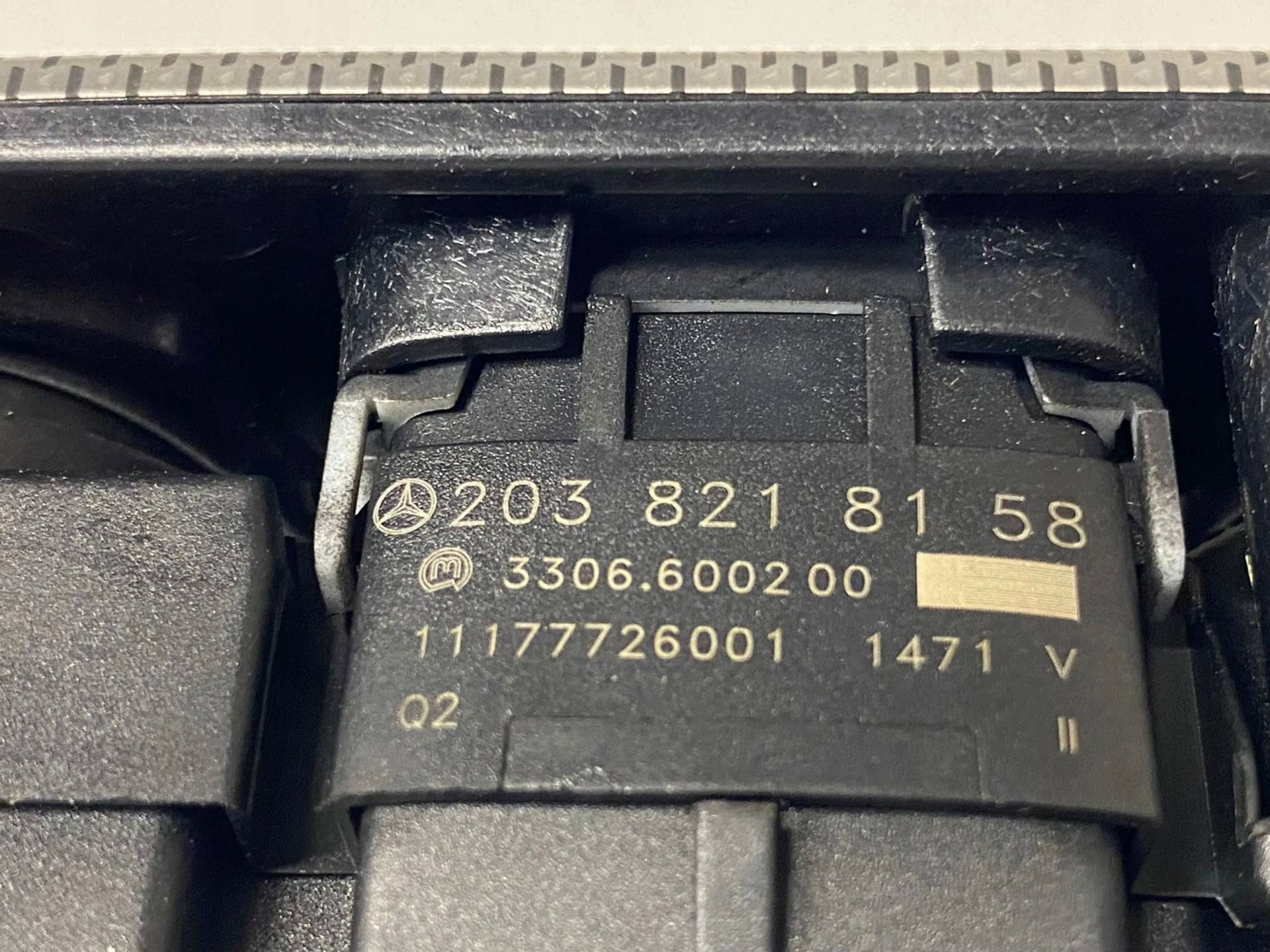 Panel switch Mercedes-Benz C W203 CL203 2002 2038218158