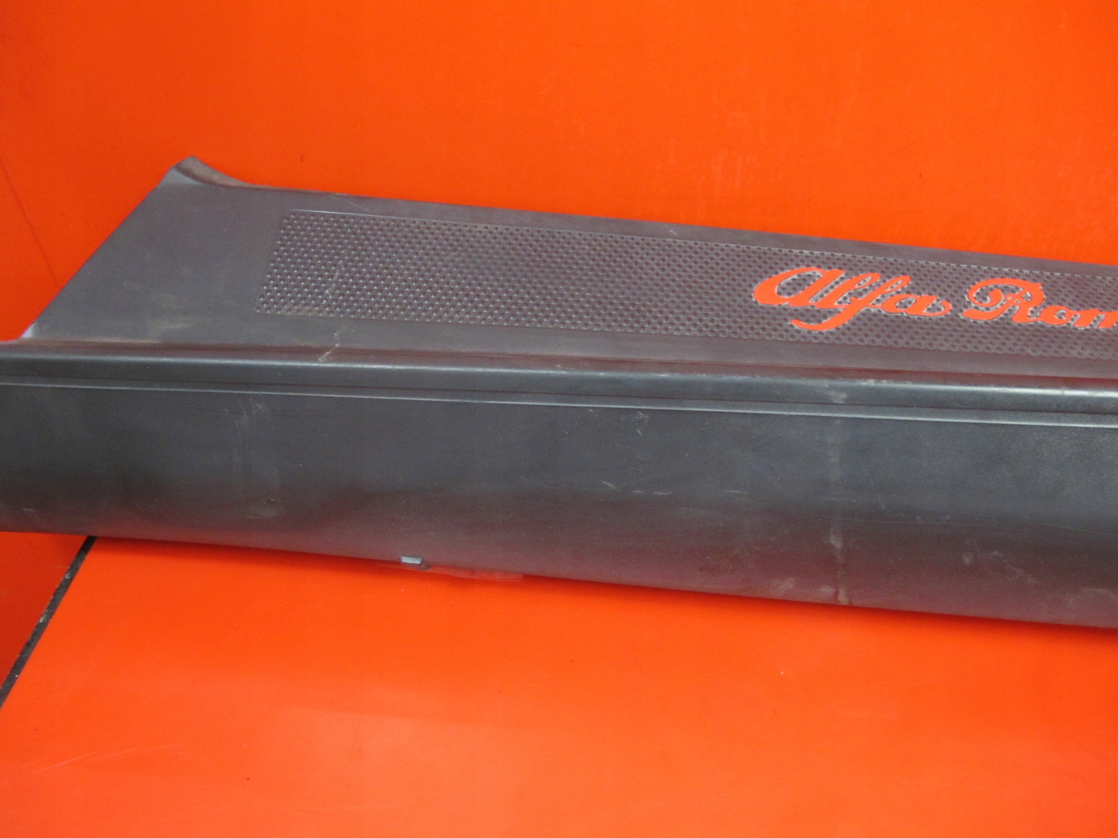 ALFA ROMEO SPIDER LISTWA PROGOWA PRÓG LEWA Typ samochodu Samochody osobowe