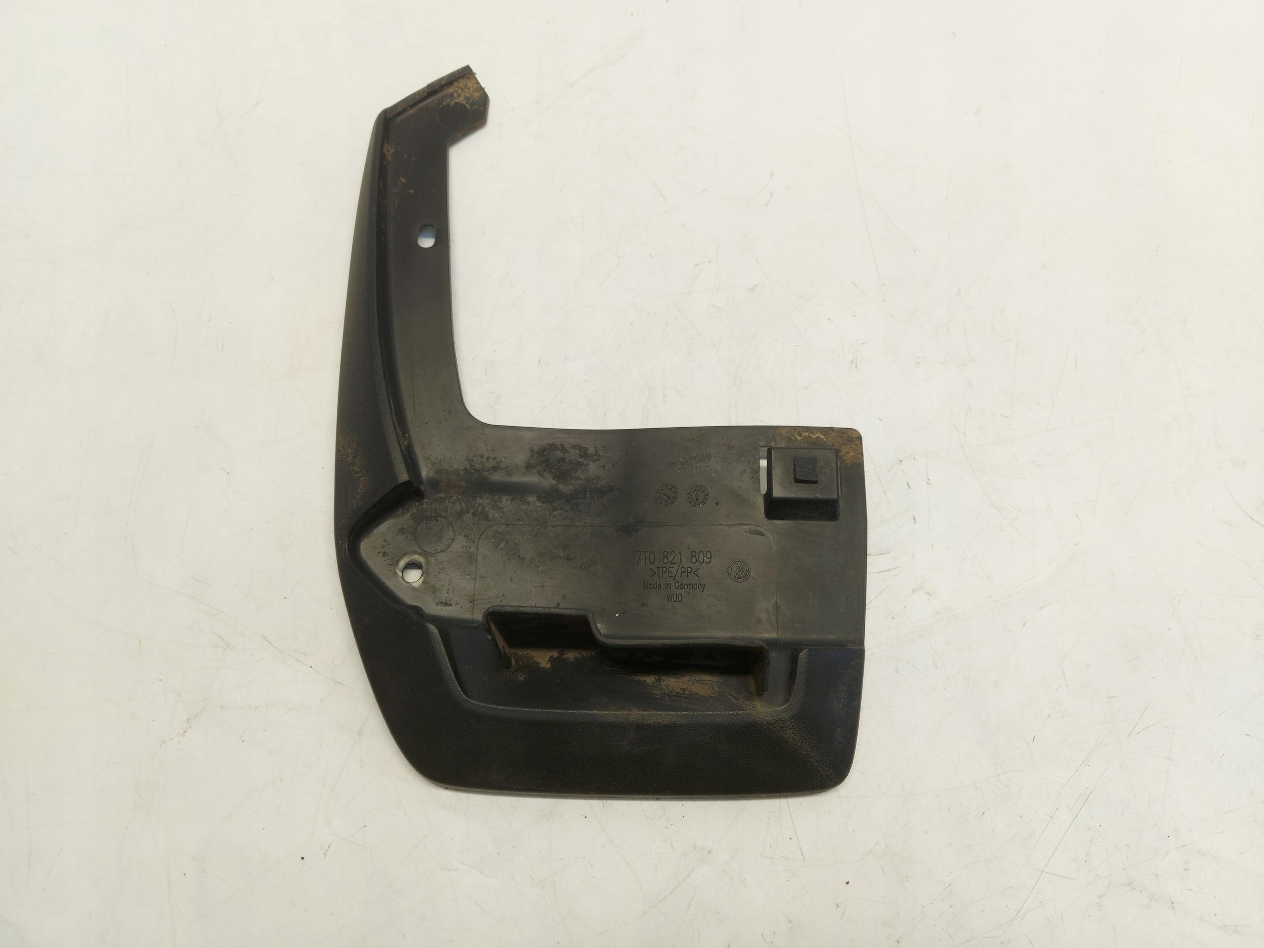 VW Multivan 7T0 T7 2023r mudguard flap left front oryg 7t0821809