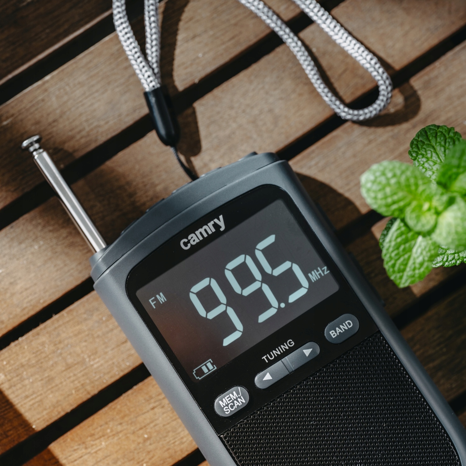 Mini Radio CR 1905 FM/AM - USB C, Alarm, Drzemka, Przenośne