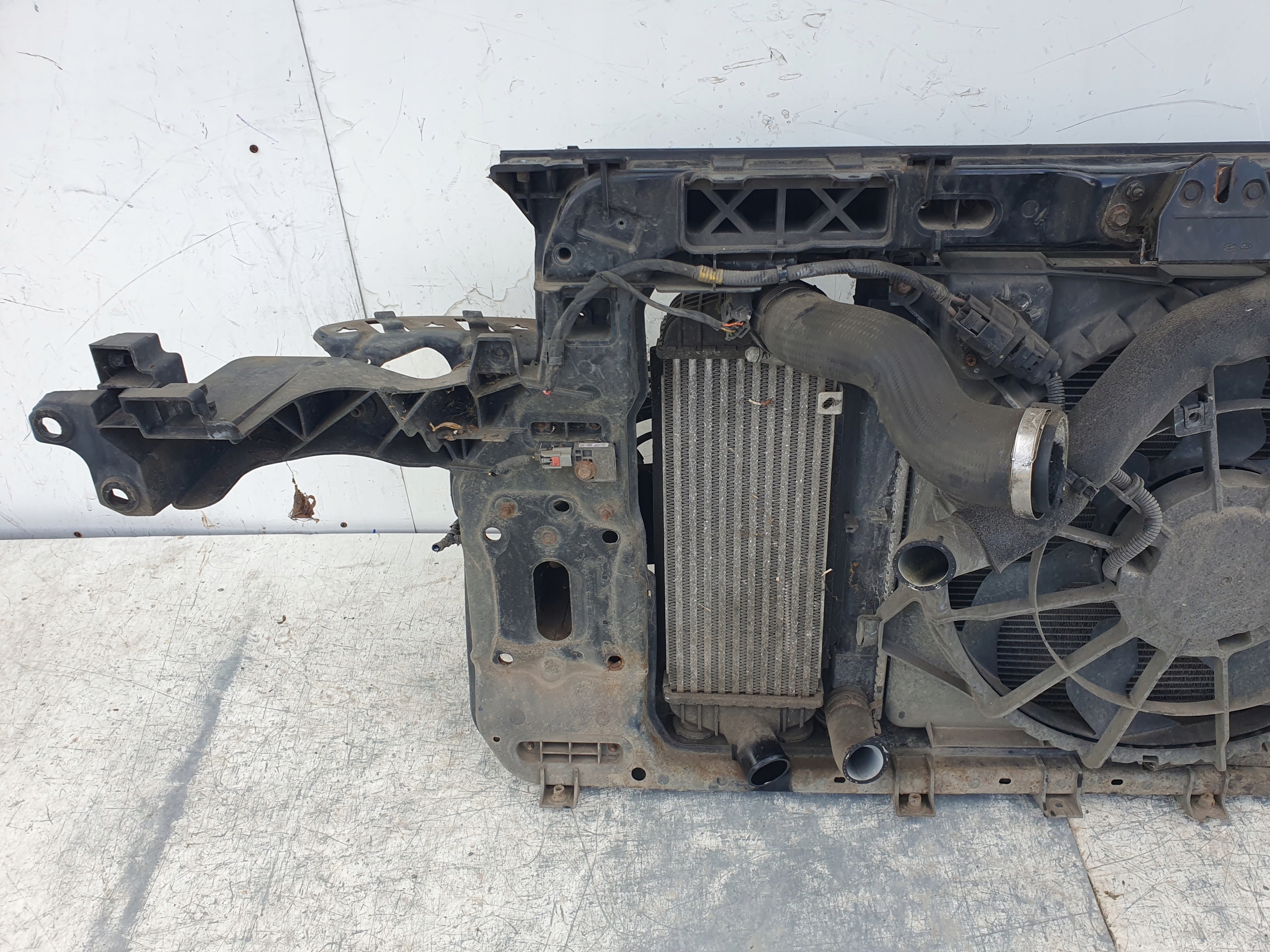 Kia Sportage 3 10- 1.7 CRDI front body wall pillar