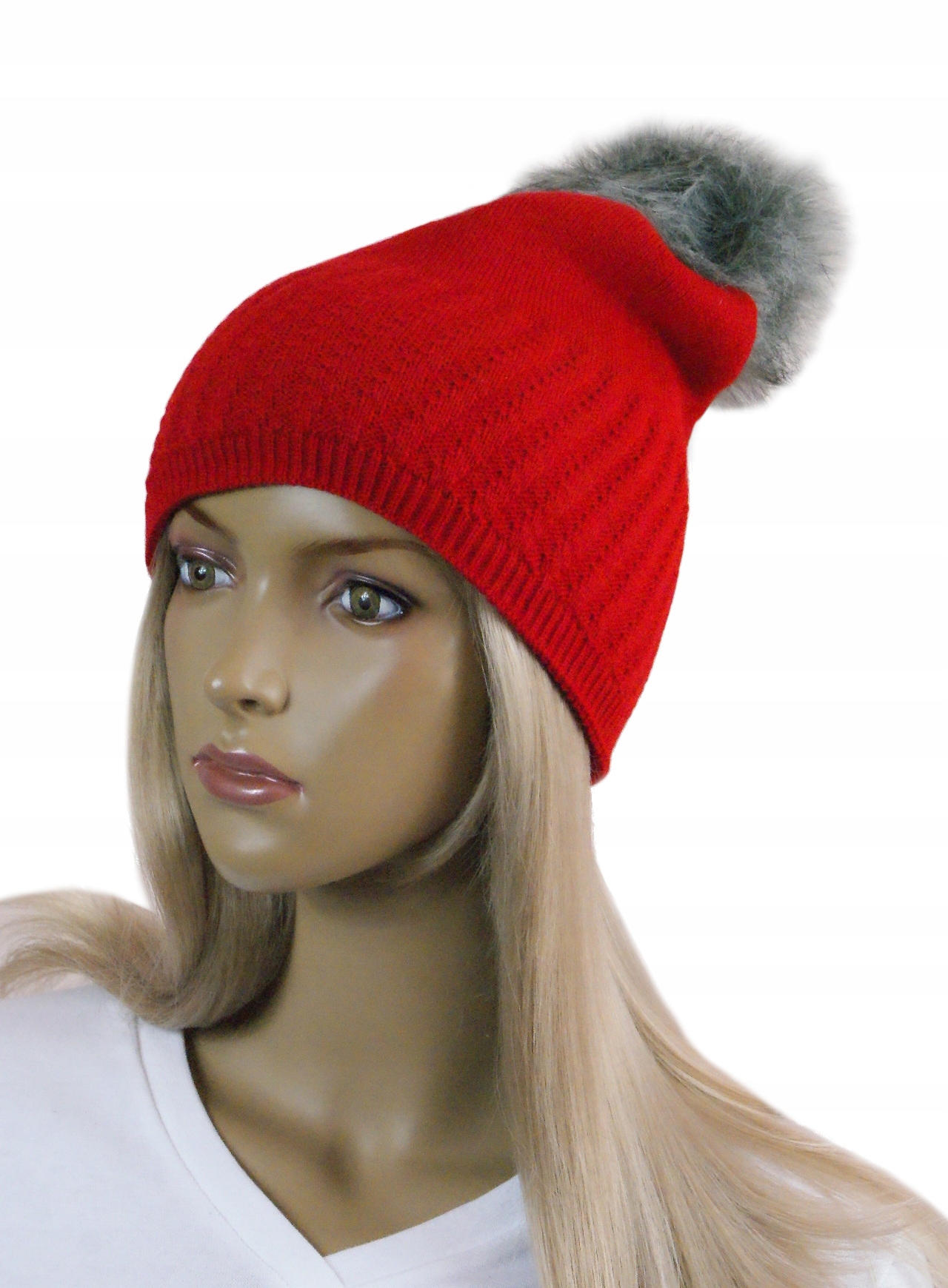 

Czapka damska Pompon # 50