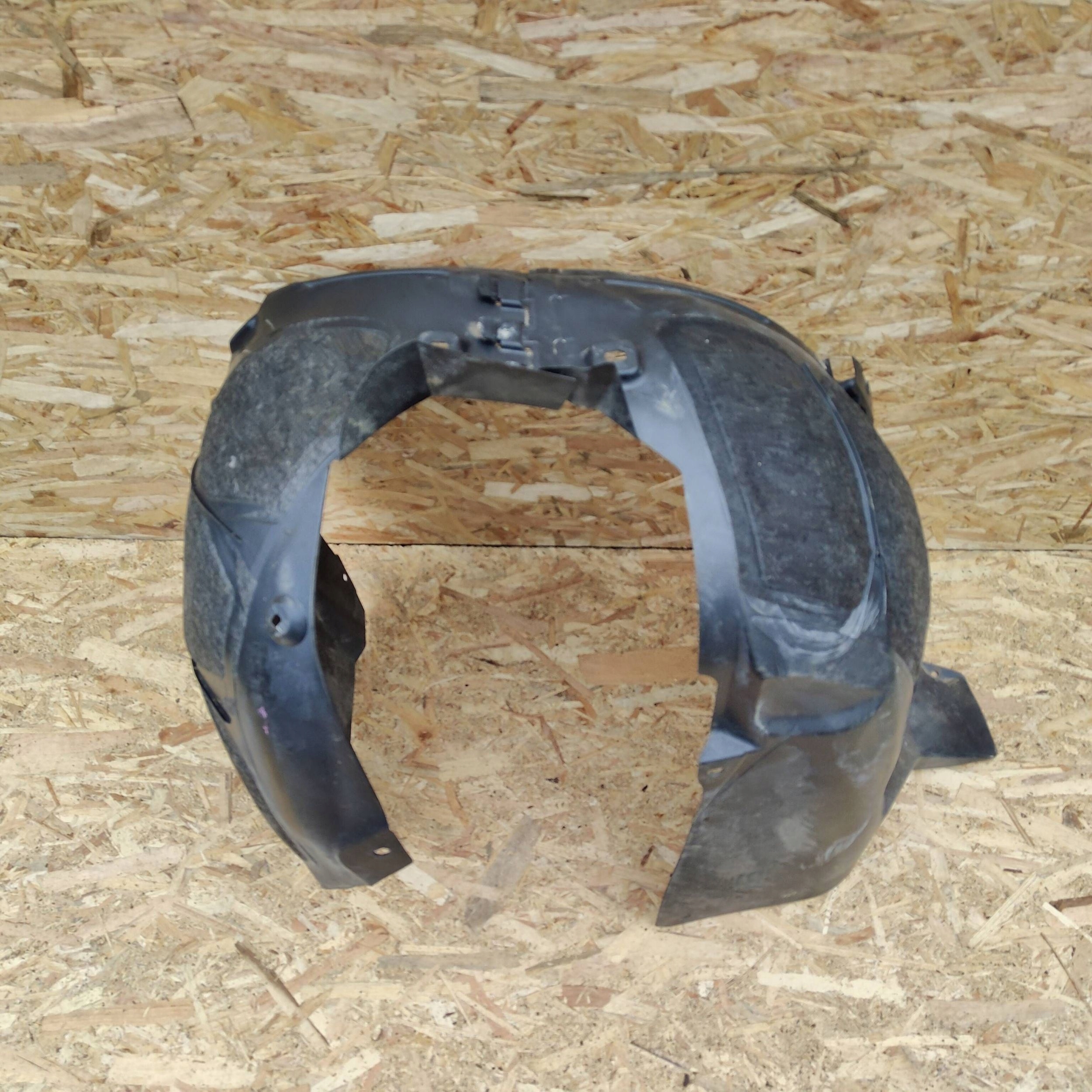 mudguard front left side Opel Zafira C 13301575