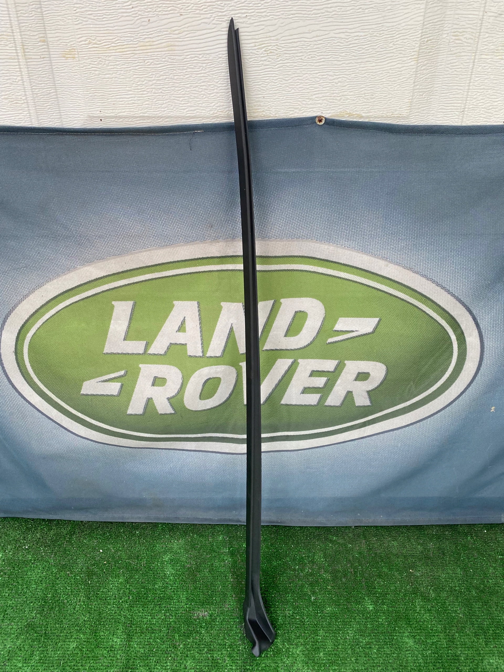 FK72-025A52-A - DISCOVERY SPORT L550 планка лобового стекла П