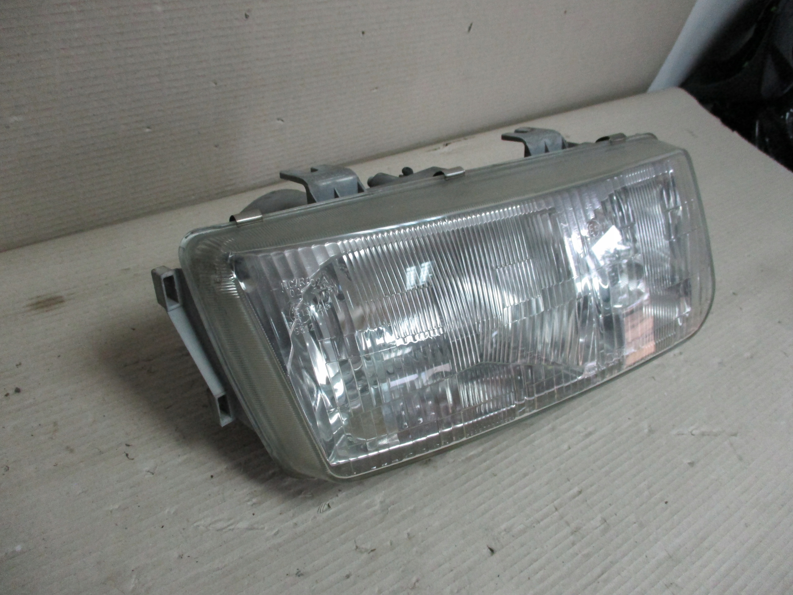 FEUX PHARE AVANT DROIT TATA SAFARI 98-03
