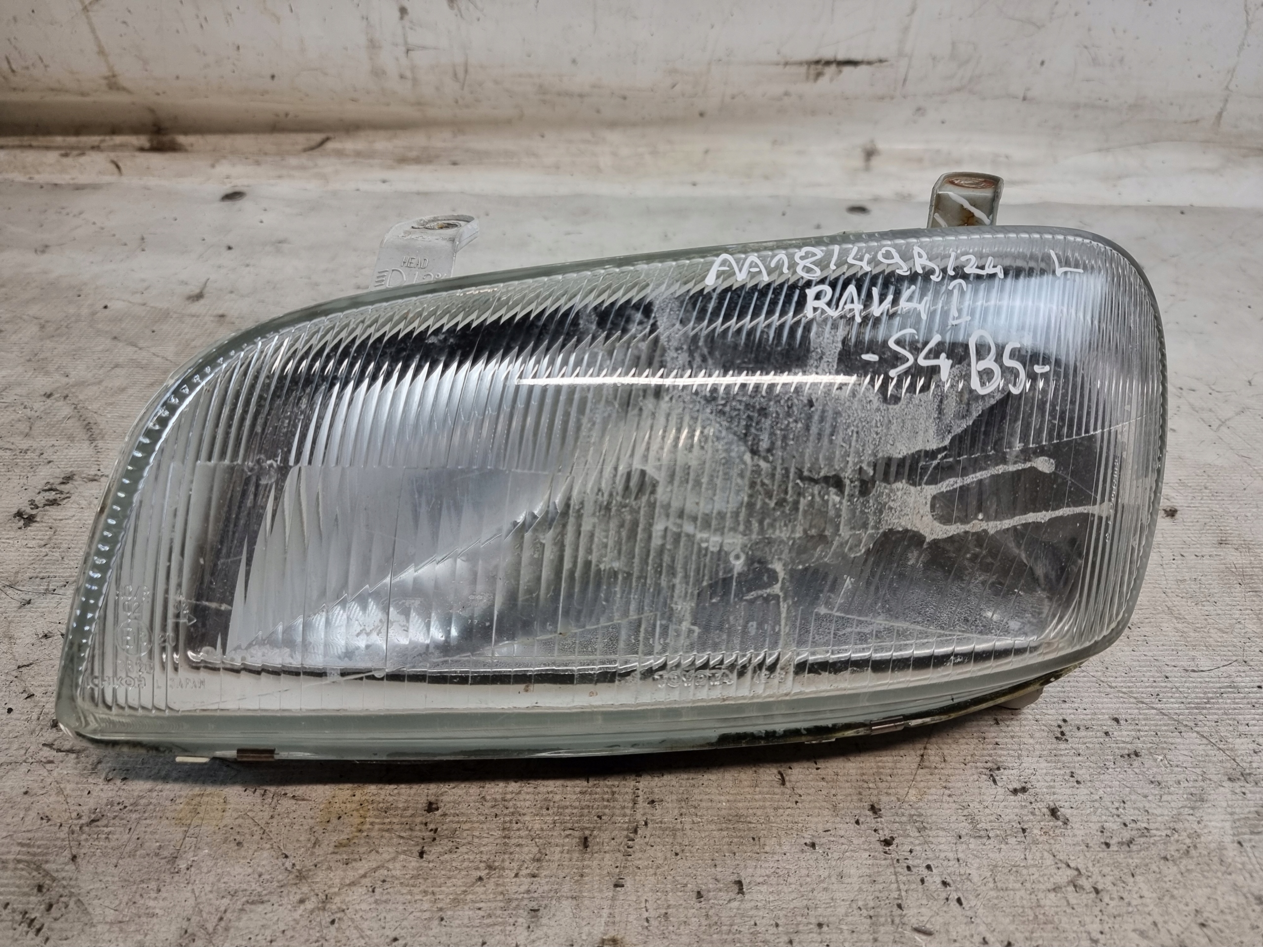 light REFLEKTOR left front TOYOTA RAV4 and