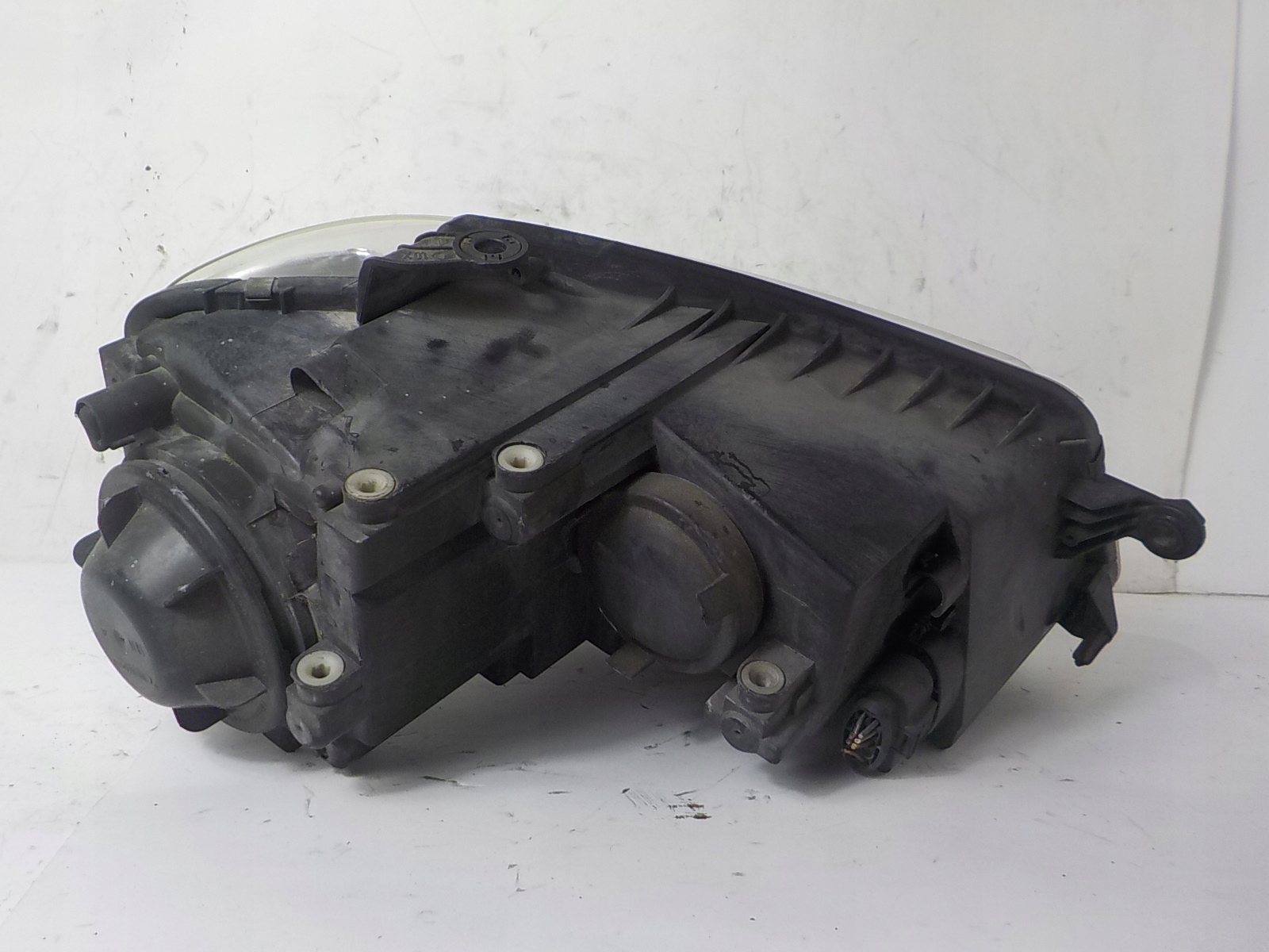 VOLKSWAGEN TOURAN and LIFT light left front front UK