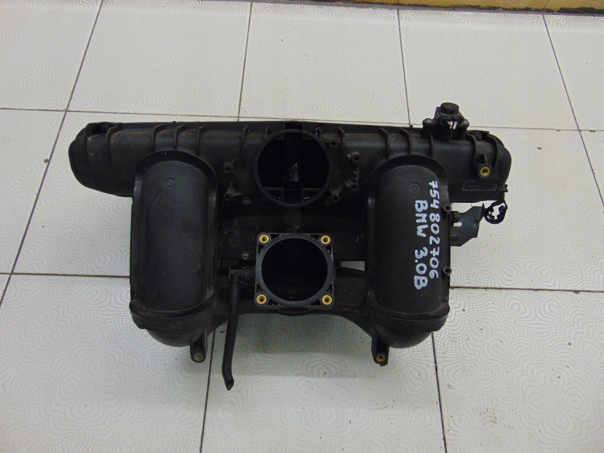 KOLEKTOR SSĄCY BMW 3.0B 754802706